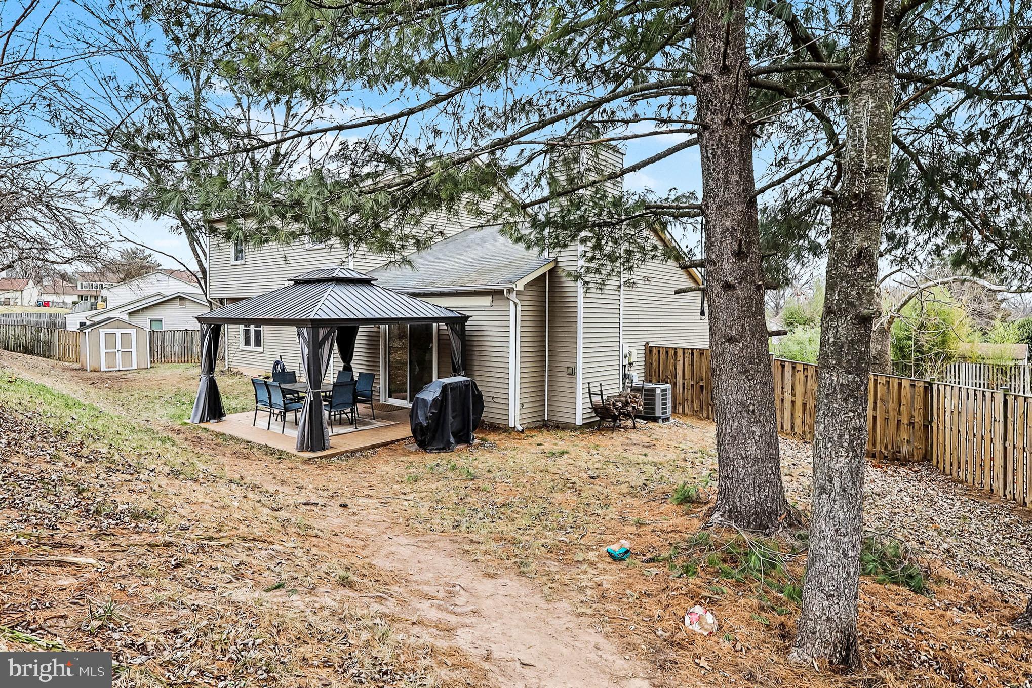 KINGSTON CHASE - Residential