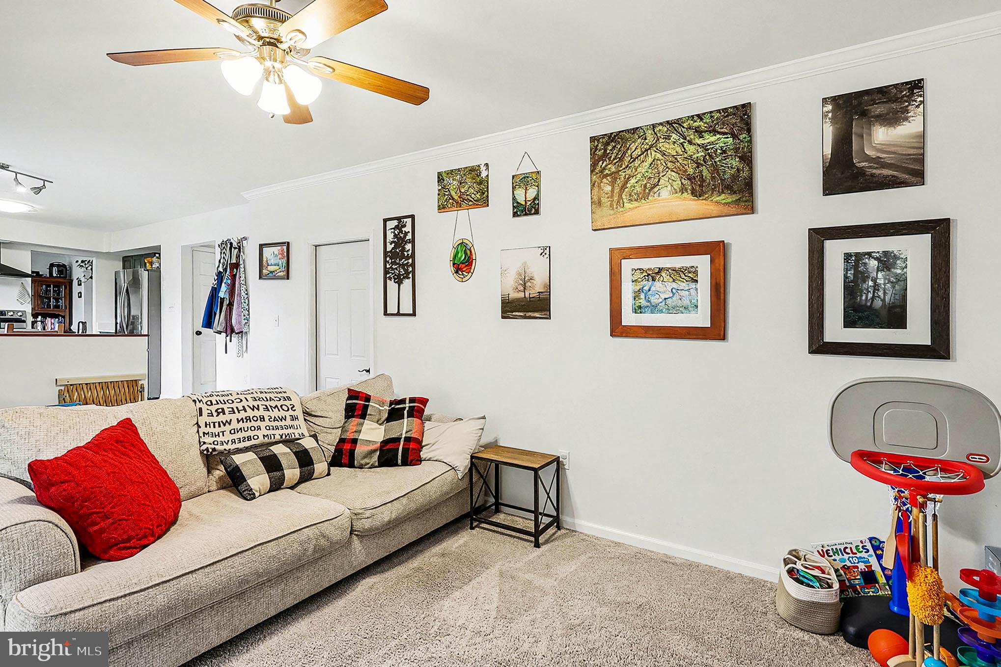 KINGSTON CHASE - Residential