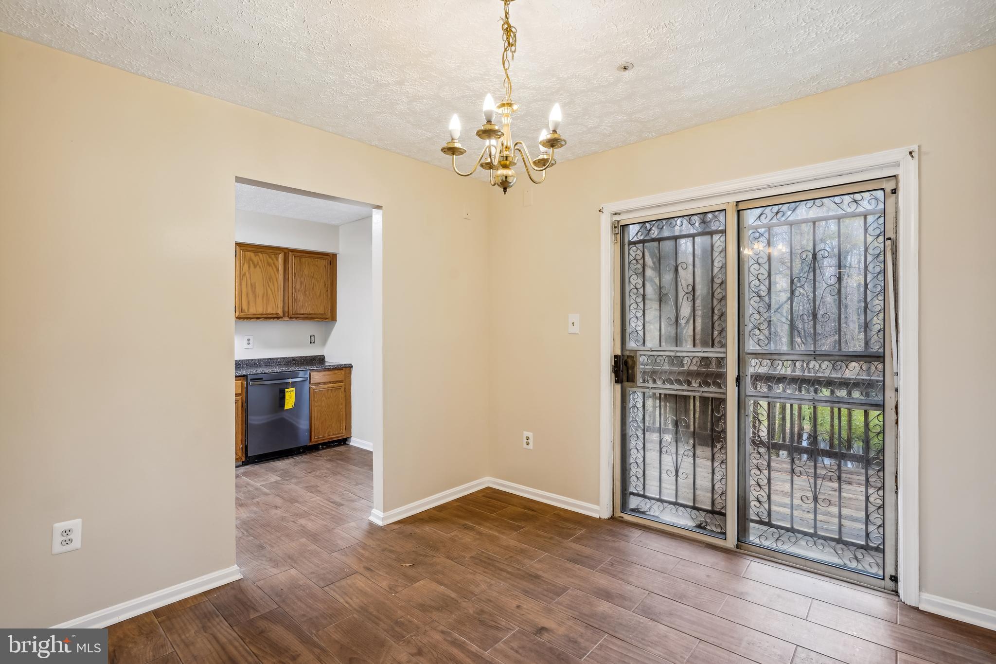 HILL OAKS CONDO PHASE 1- - Residential