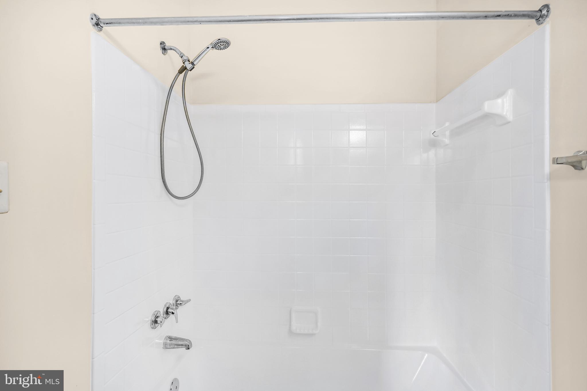 HILL OAKS CONDO PHASE 1- - Residential