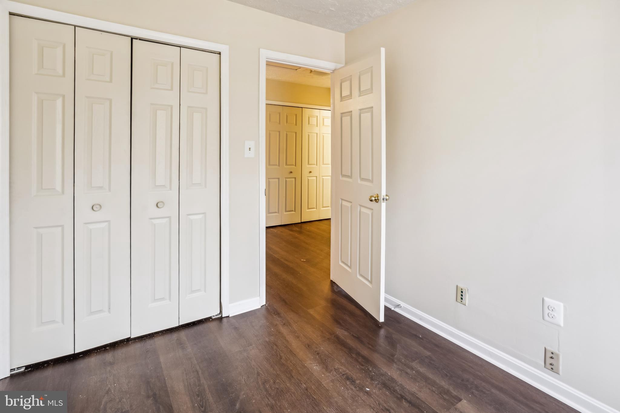 HILL OAKS CONDO PHASE 1- - Residential