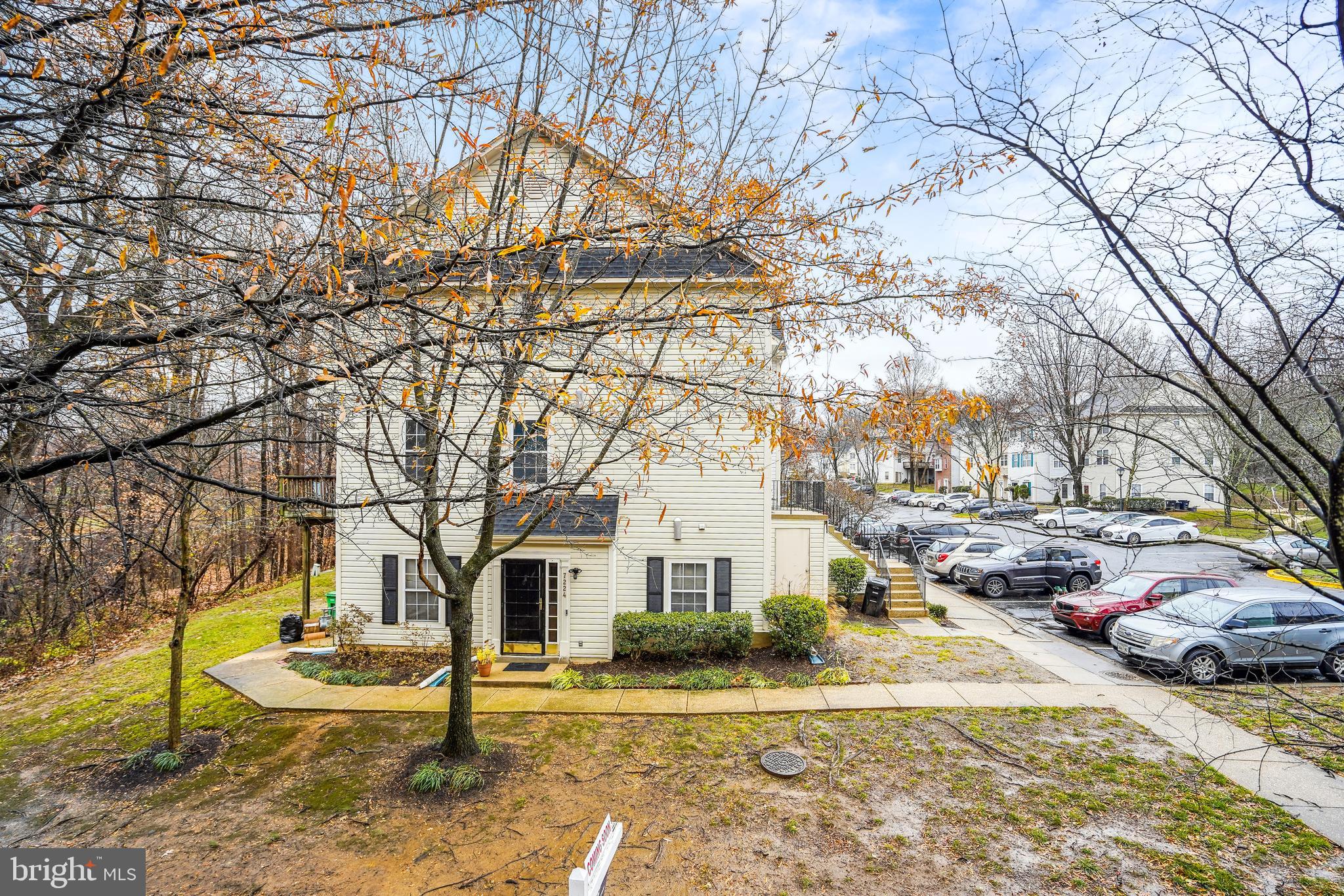 HILL OAKS CONDO PHASE 1- - Residential