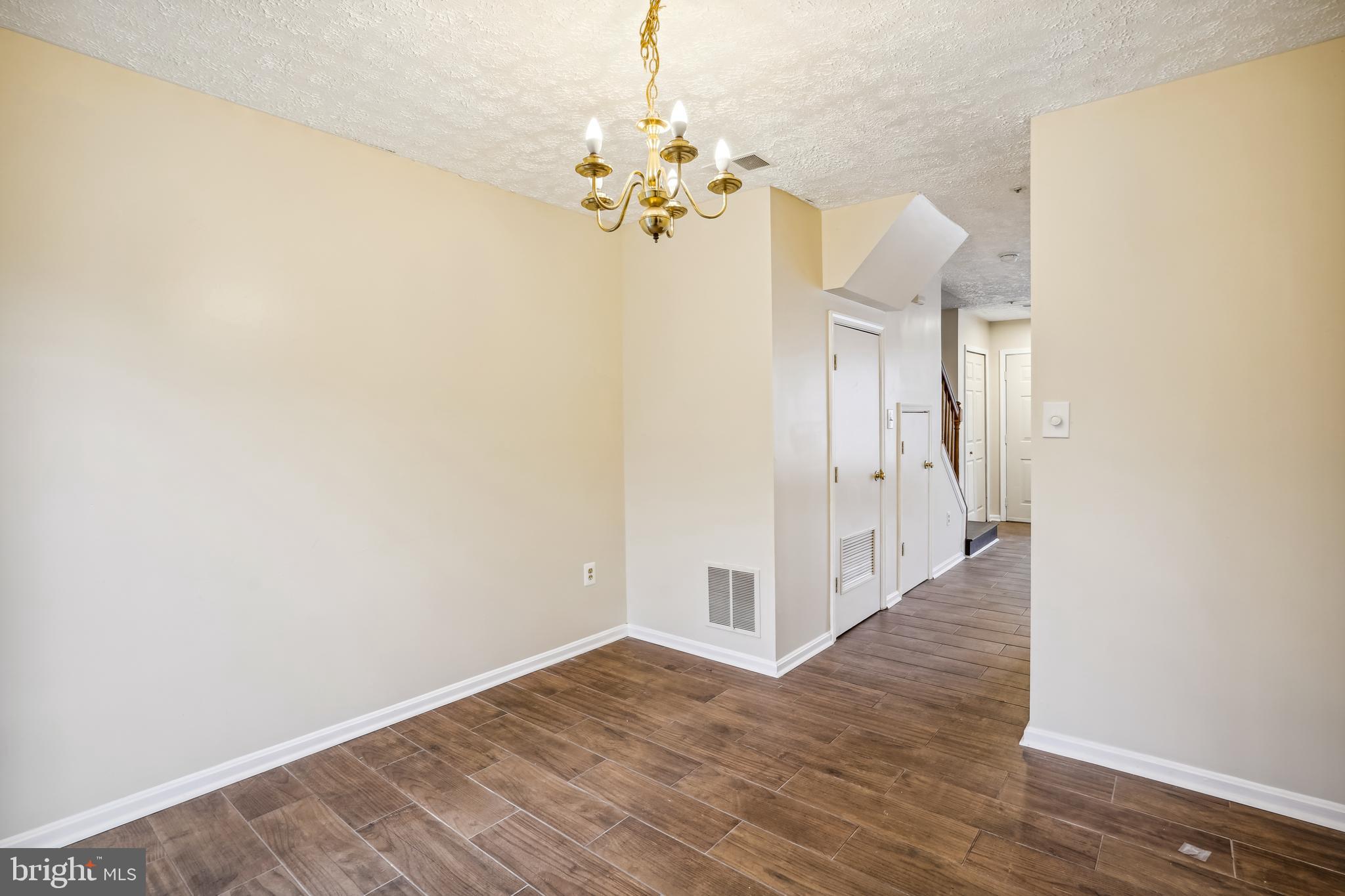 HILL OAKS CONDO PHASE 1- - Residential