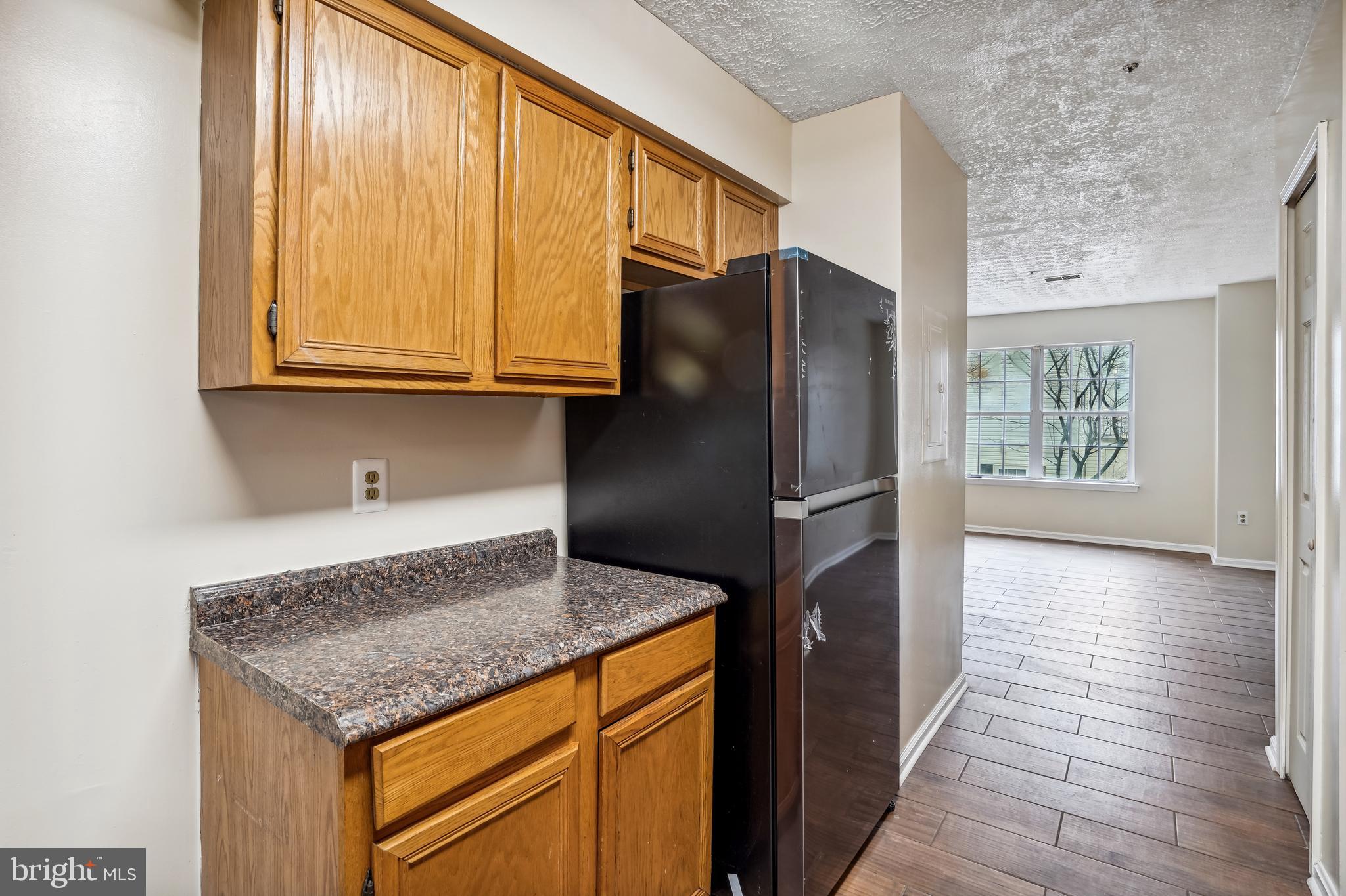 HILL OAKS CONDO PHASE 1- - Residential