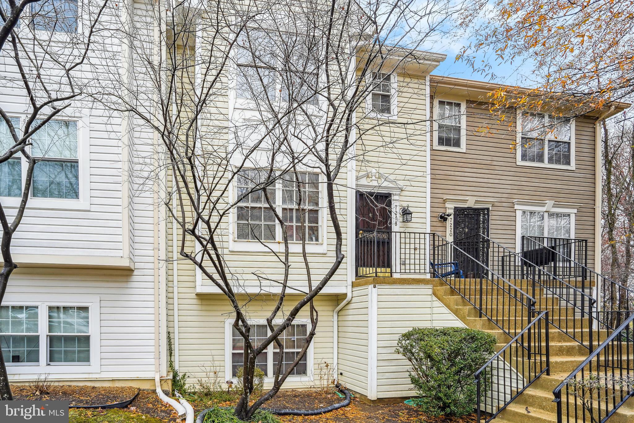 HILL OAKS CONDO PHASE 1- - Residential