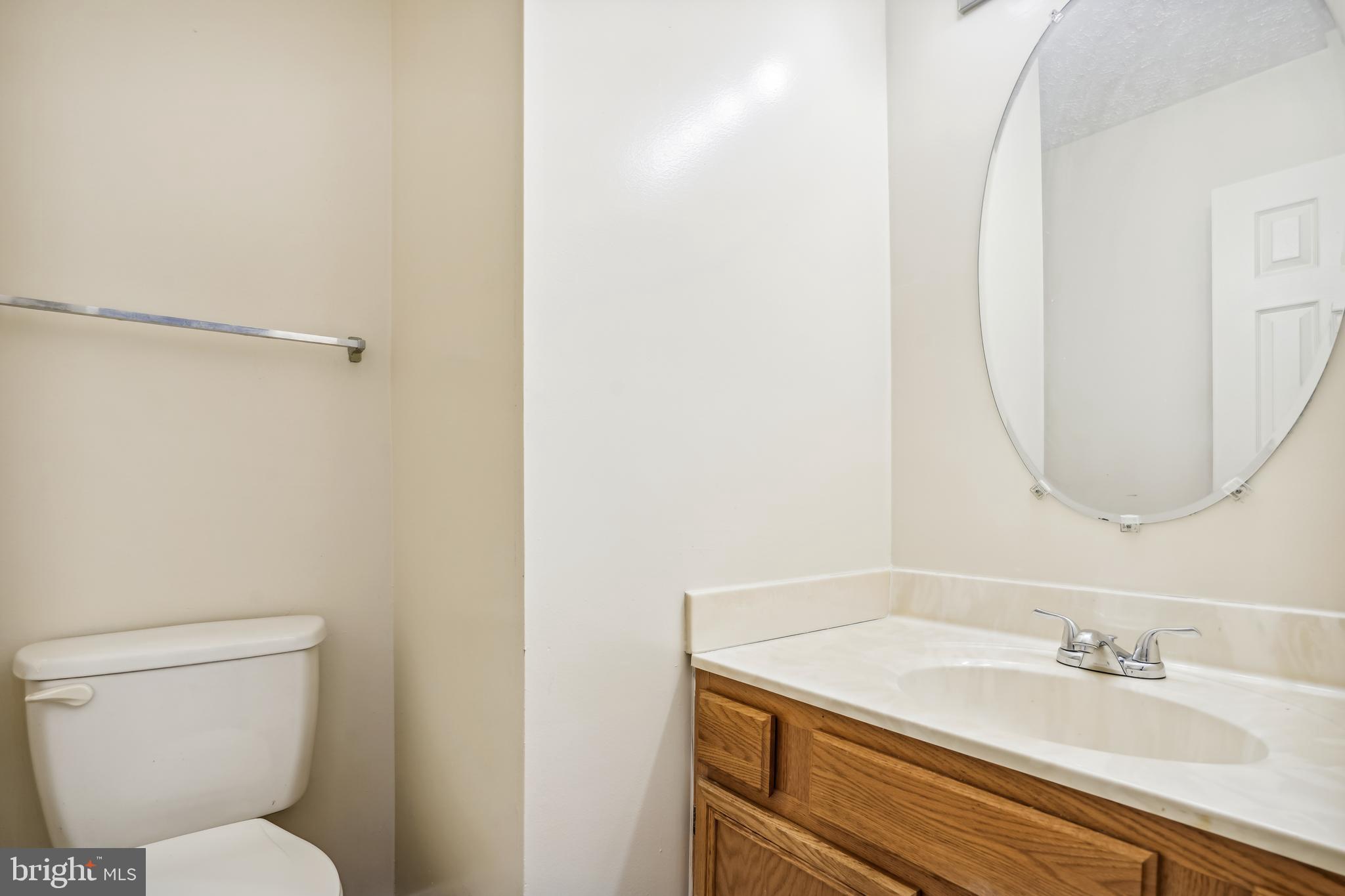 HILL OAKS CONDO PHASE 1- - Residential