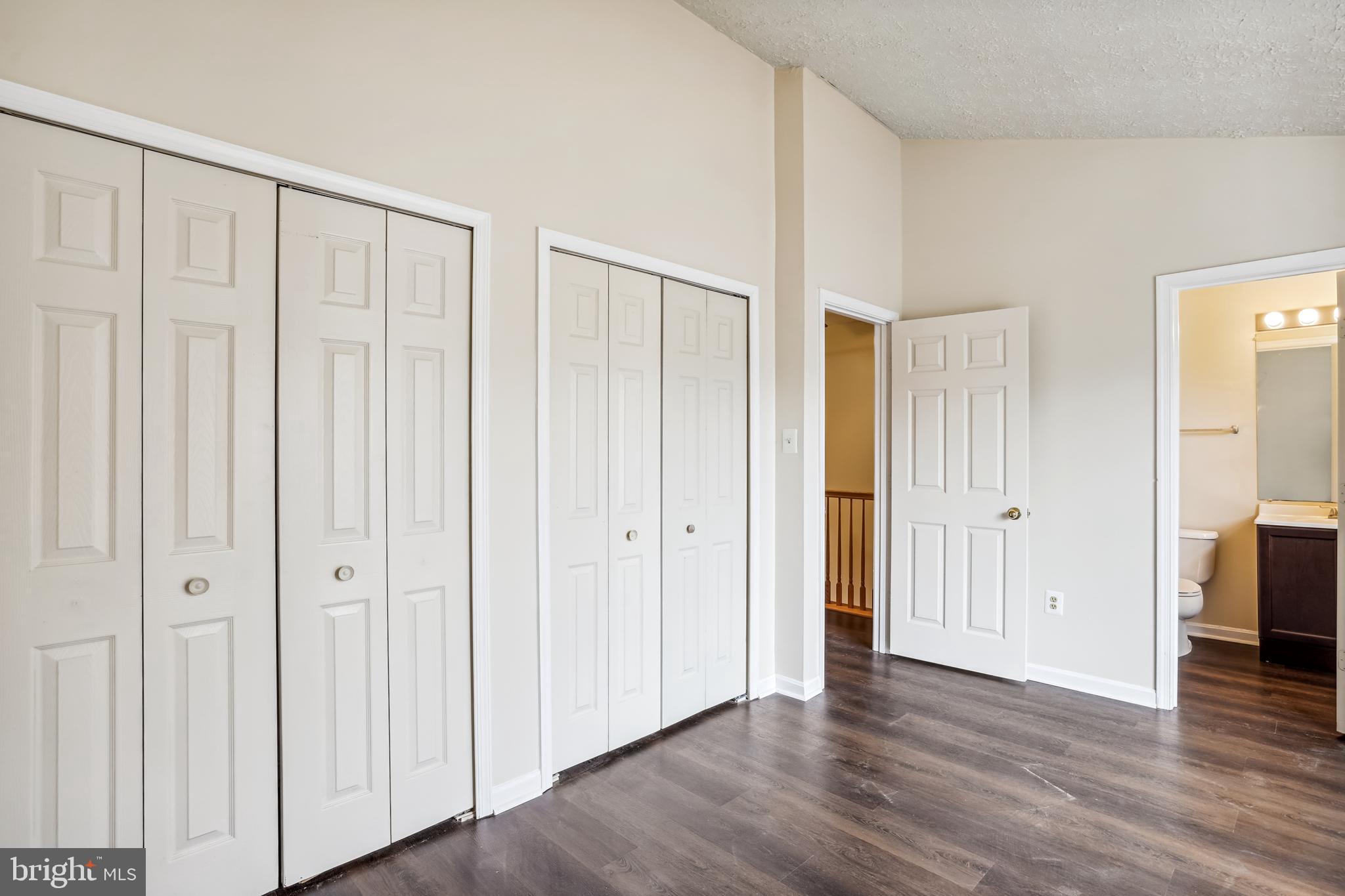 HILL OAKS CONDO PHASE 1- - Residential