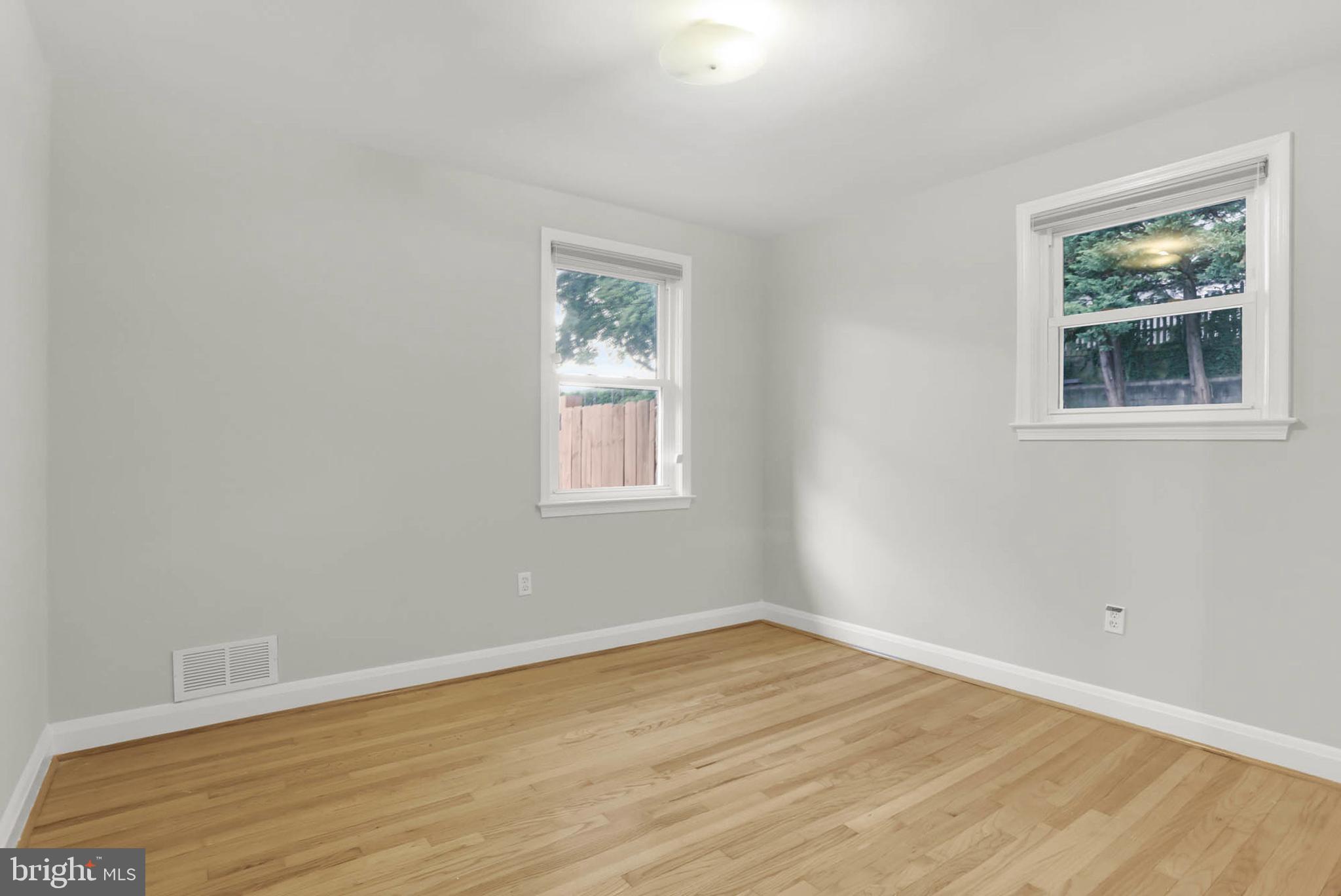 COLONIAL GARDENS - Residential