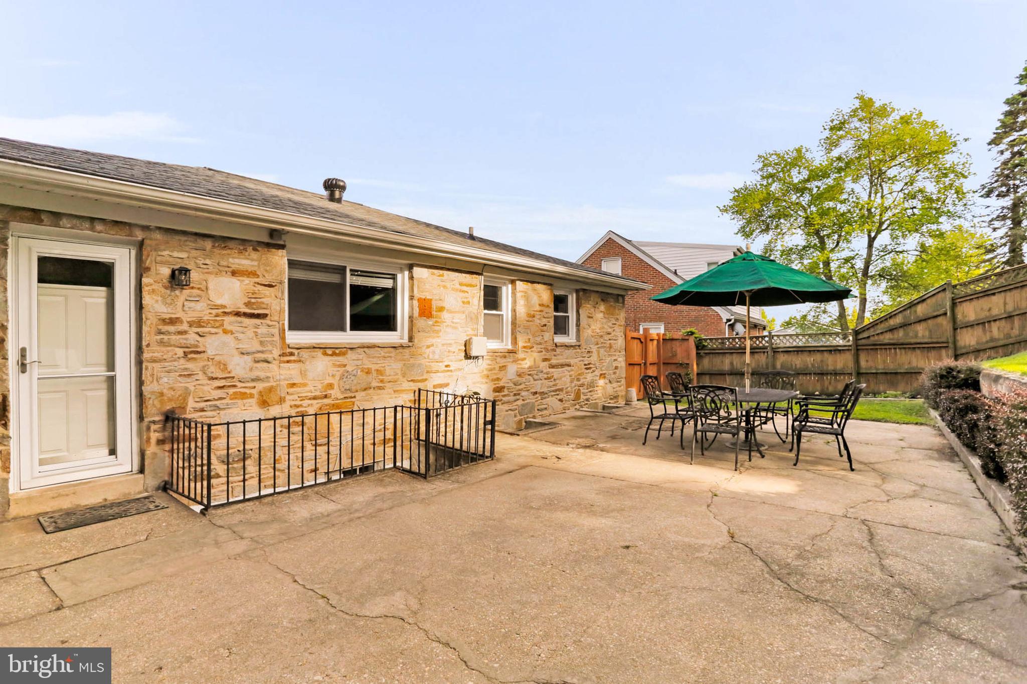 COLONIAL GARDENS - Residential