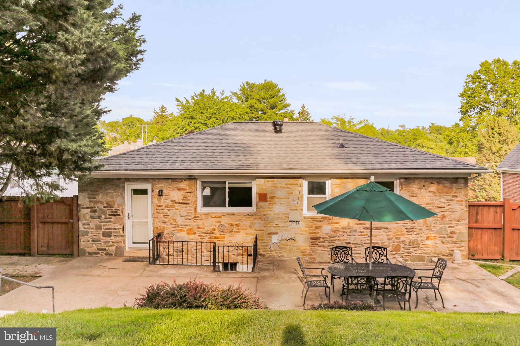 COLONIAL GARDENS - Residential