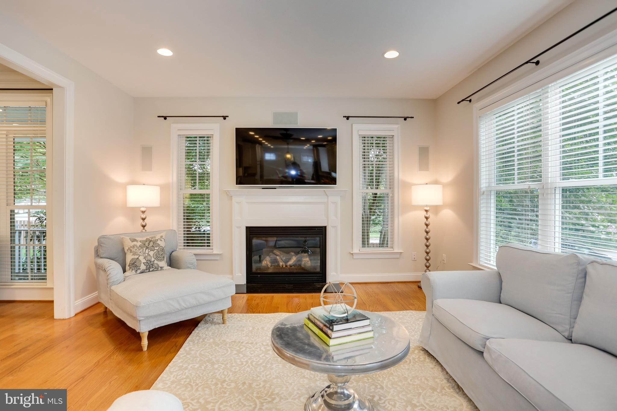 OVER LEE KNOLLS - Residential