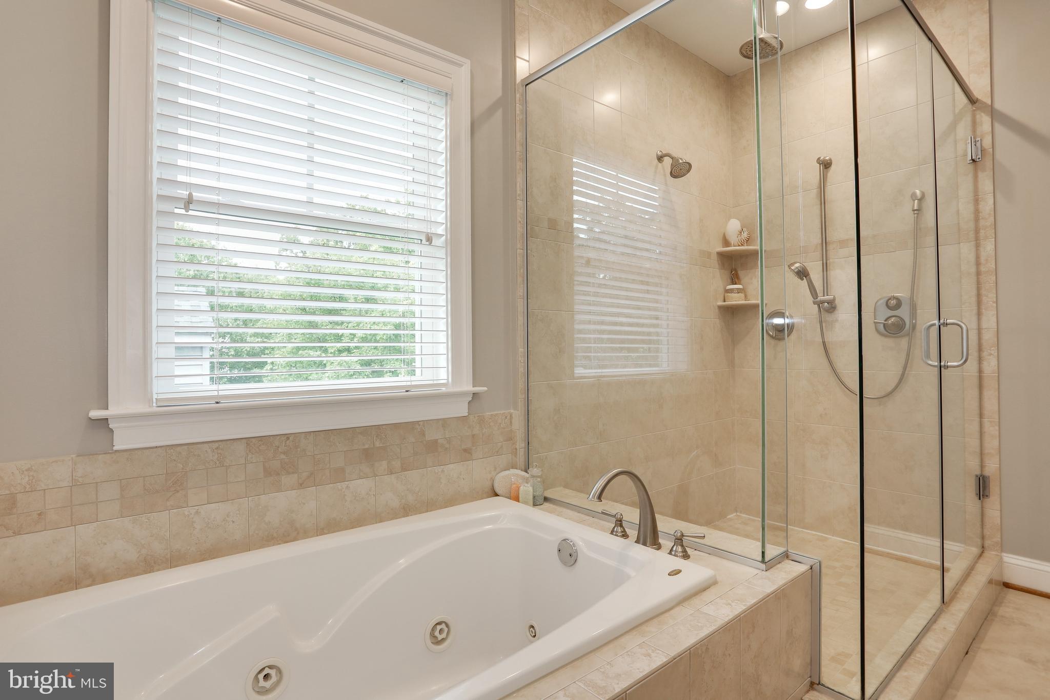 OVER LEE KNOLLS - Residential