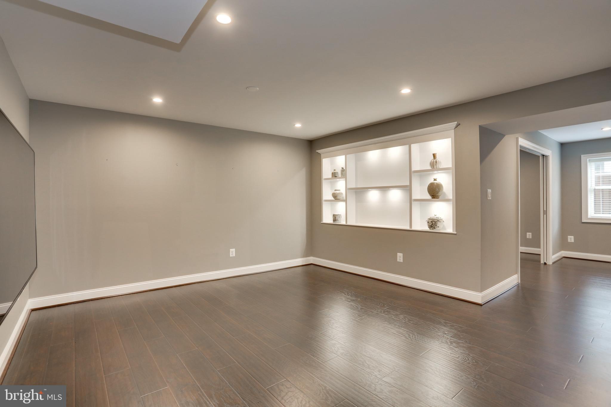 OVER LEE KNOLLS - Residential