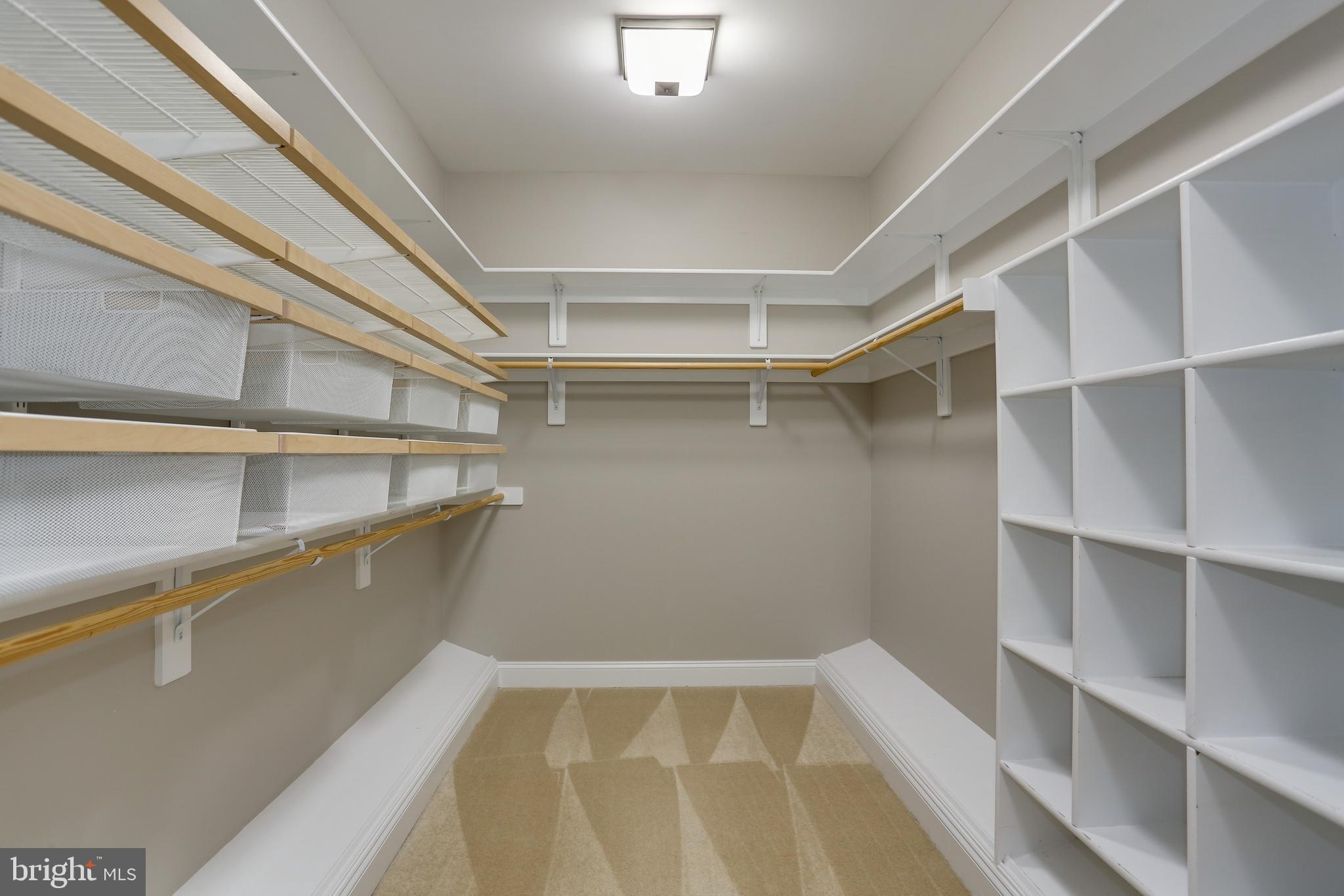 OVER LEE KNOLLS - Residential