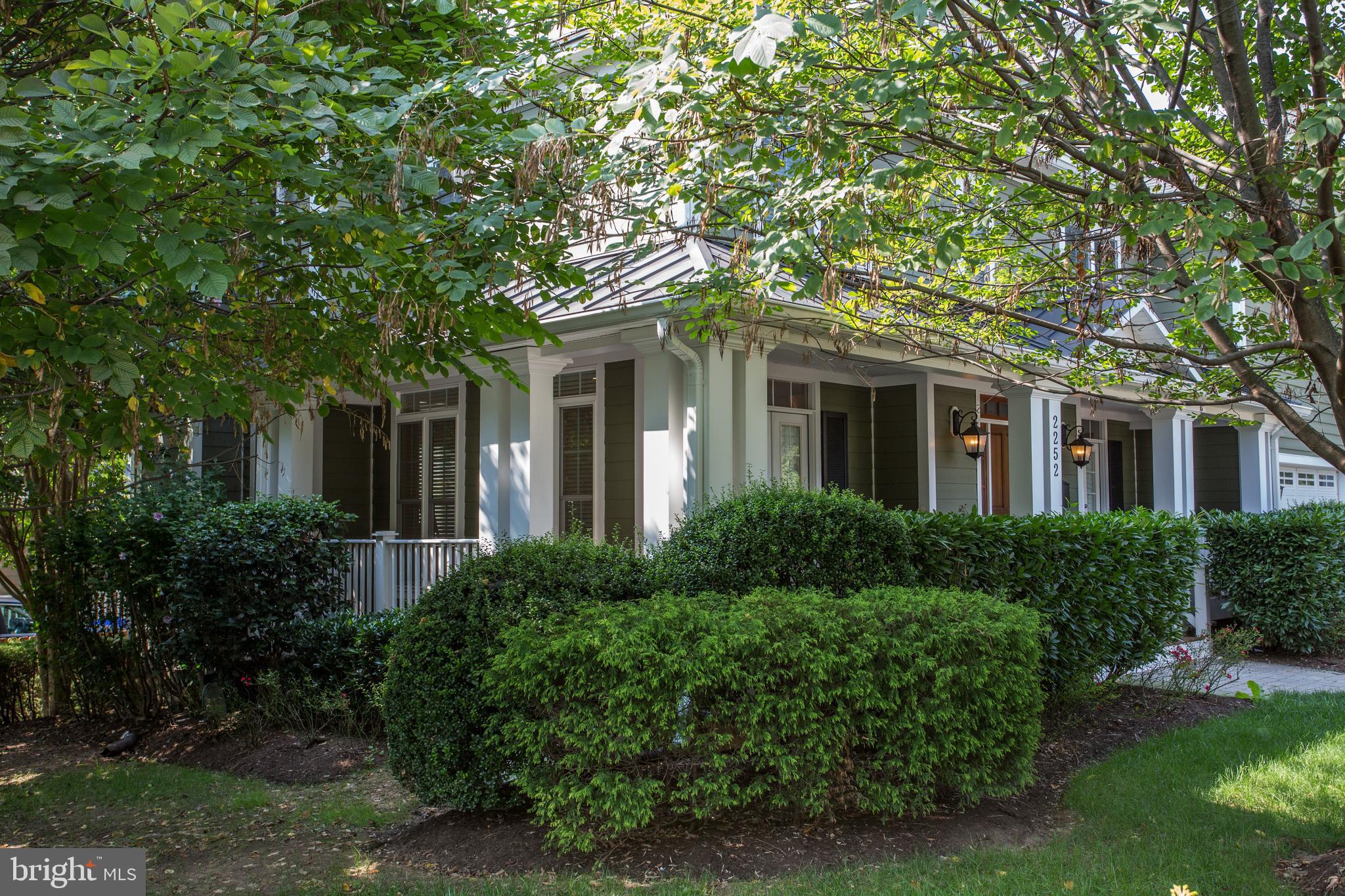 OVER LEE KNOLLS - Residential