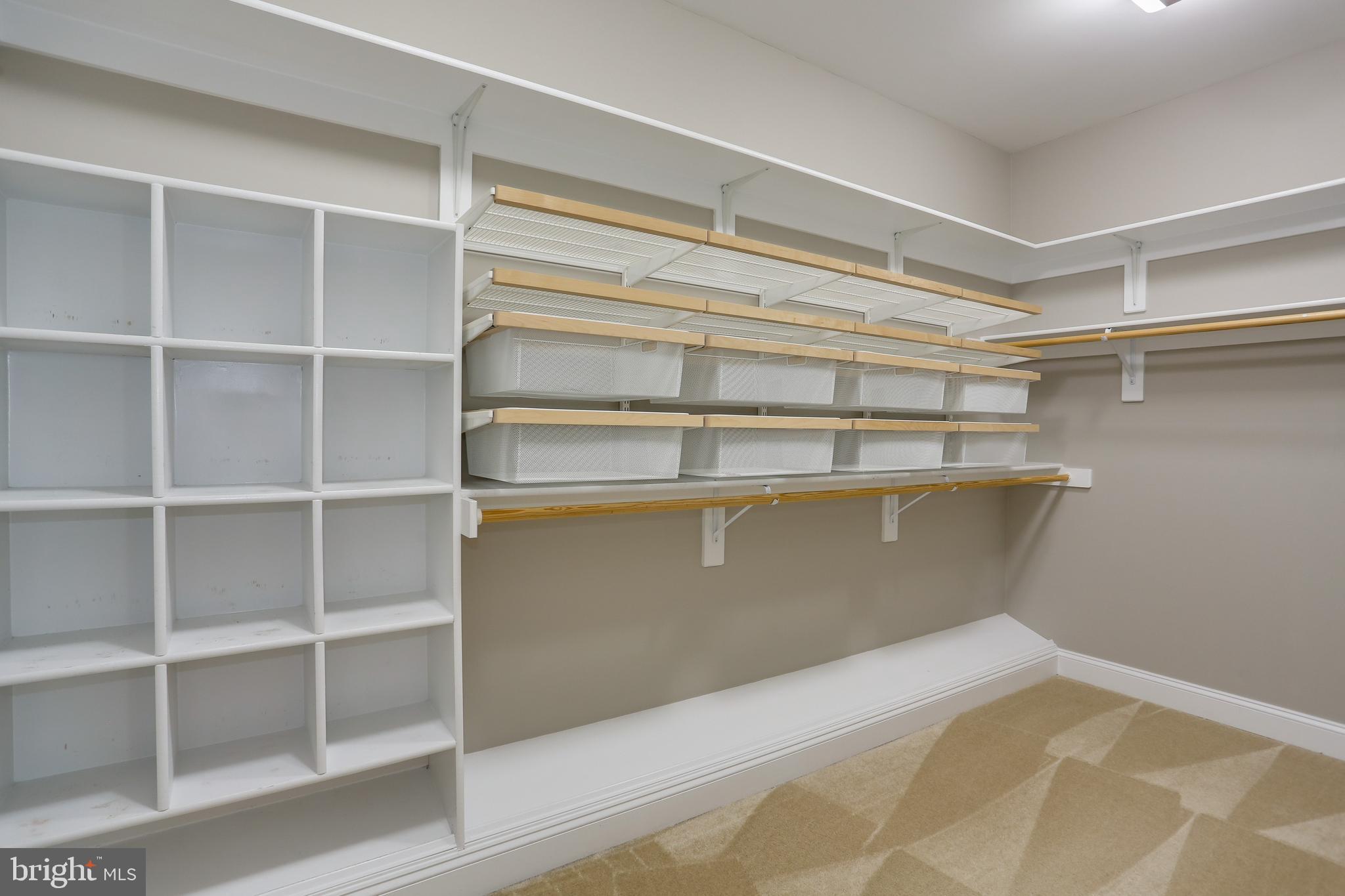 OVER LEE KNOLLS - Residential