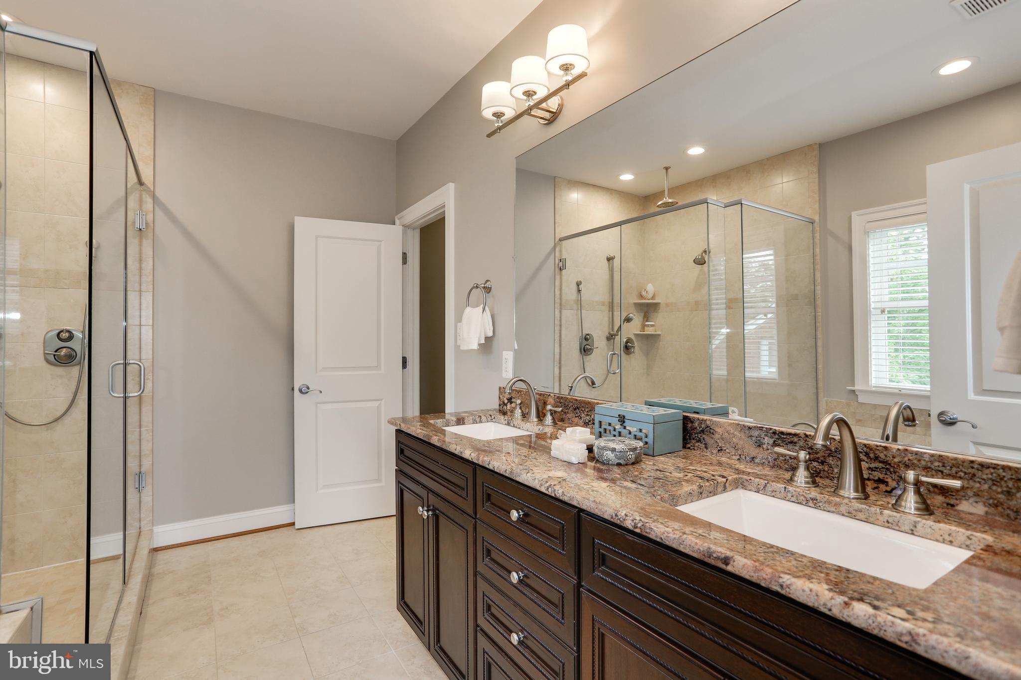 OVER LEE KNOLLS - Residential