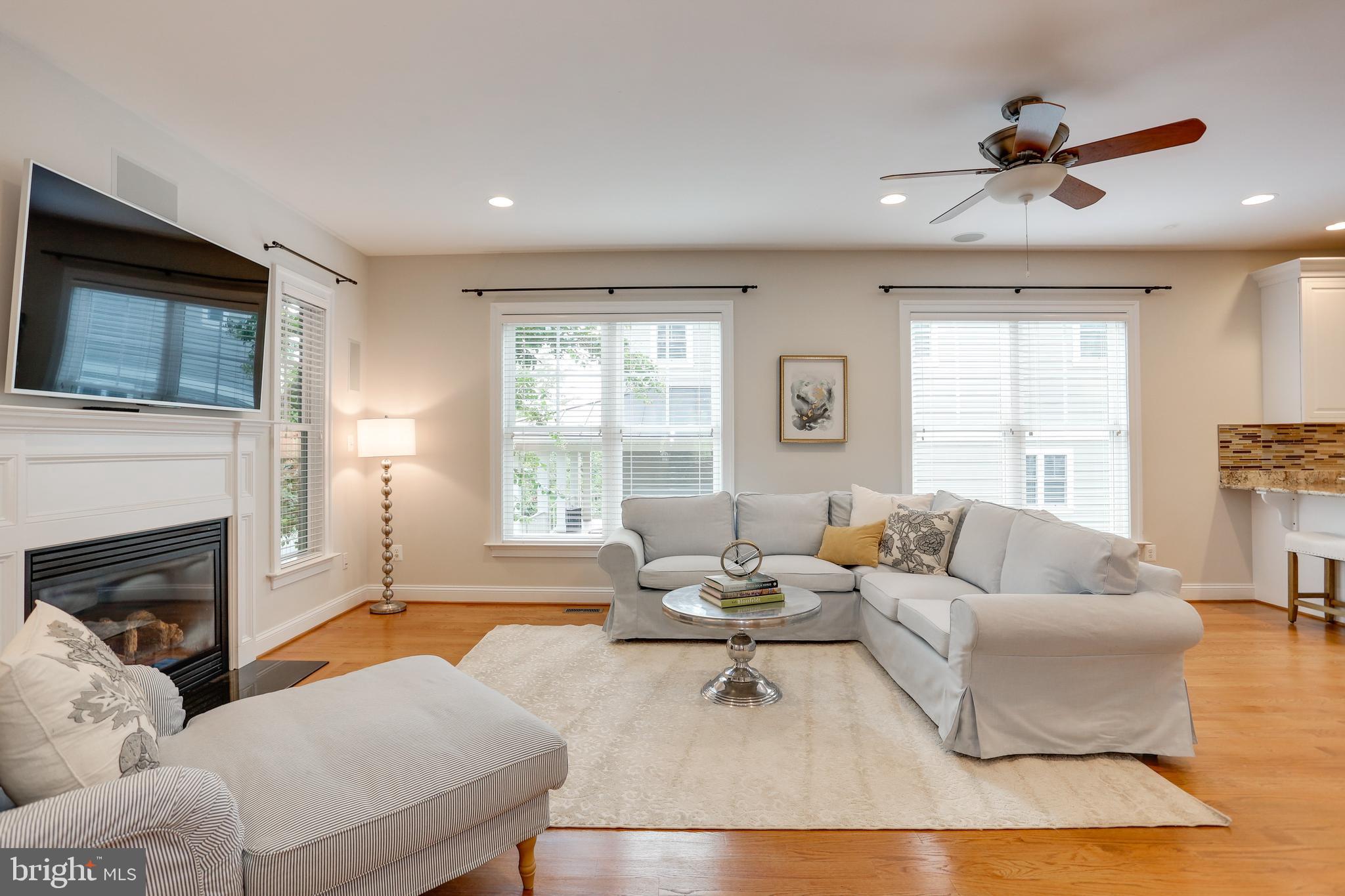 OVER LEE KNOLLS - Residential