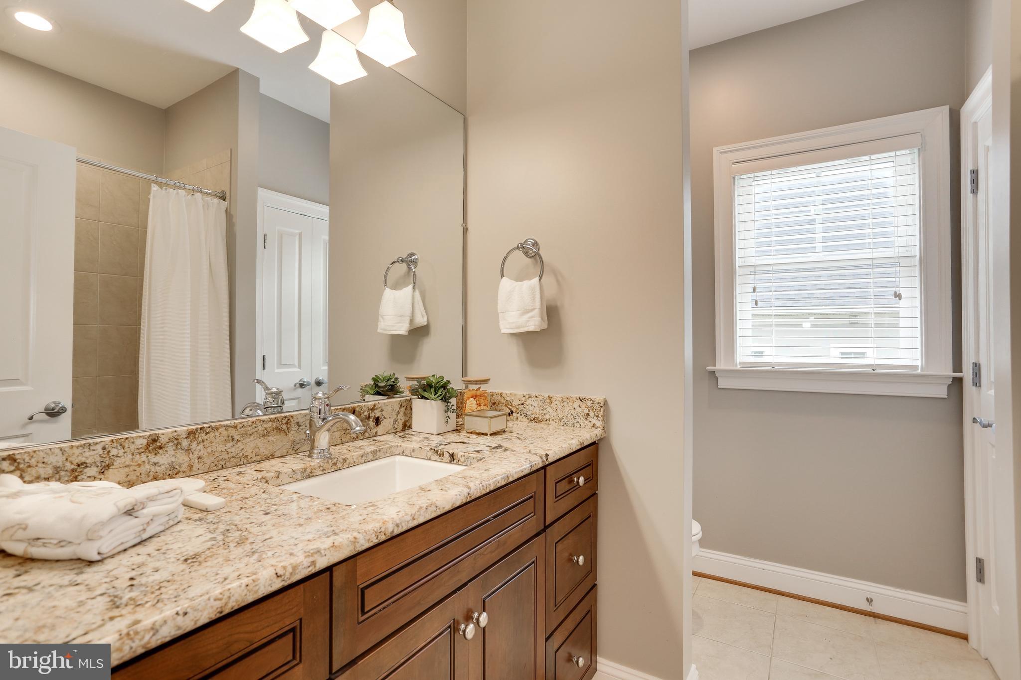 OVER LEE KNOLLS - Residential