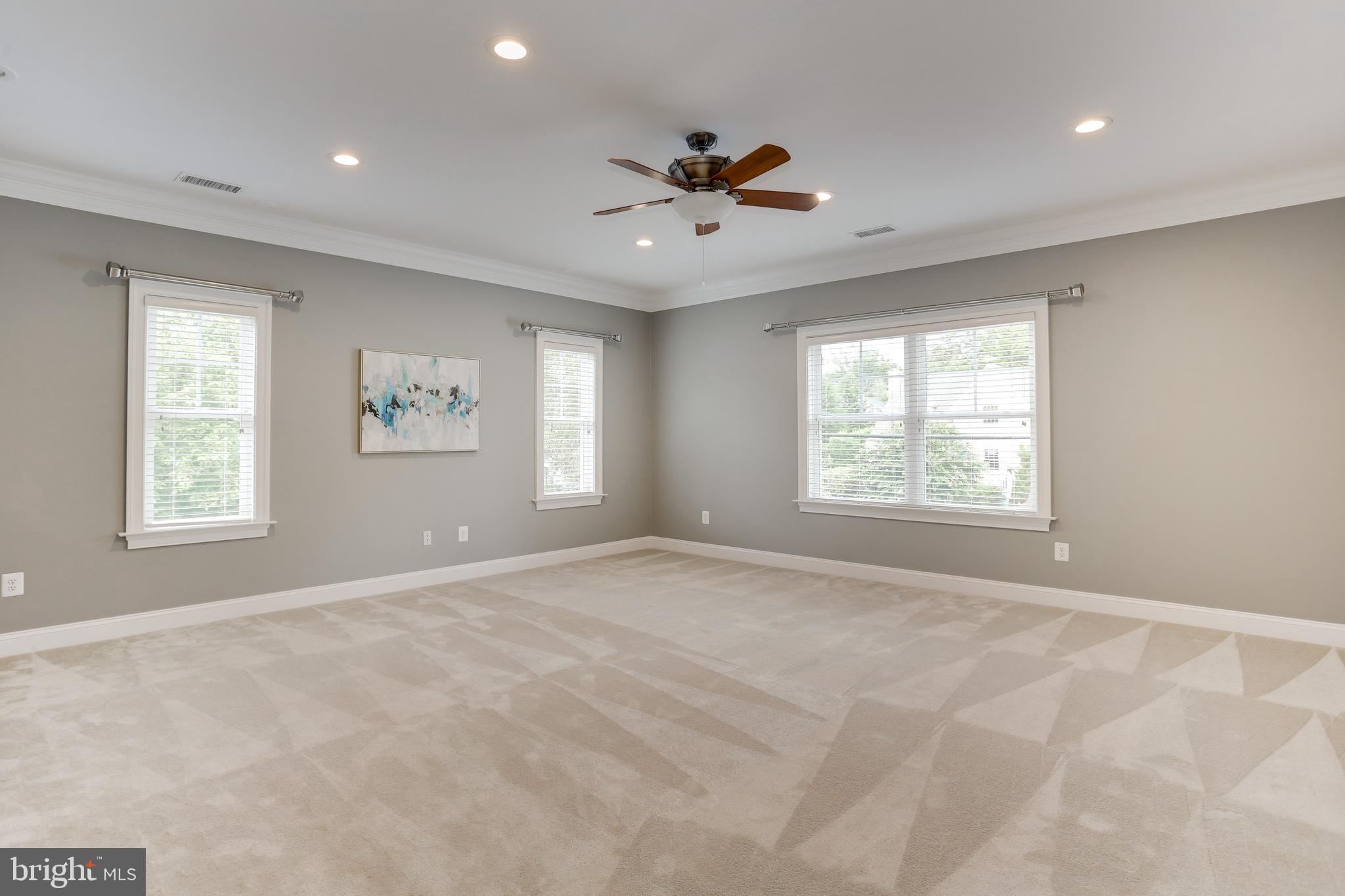 OVER LEE KNOLLS - Residential