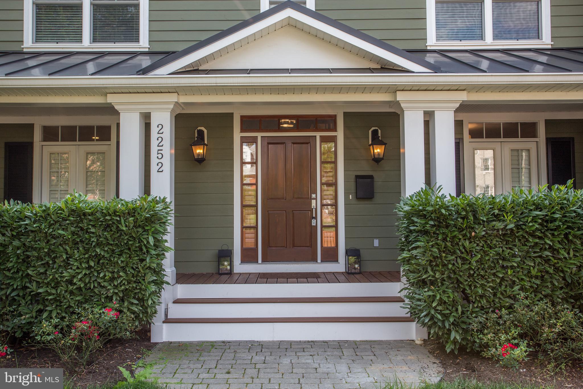 OVER LEE KNOLLS - Residential