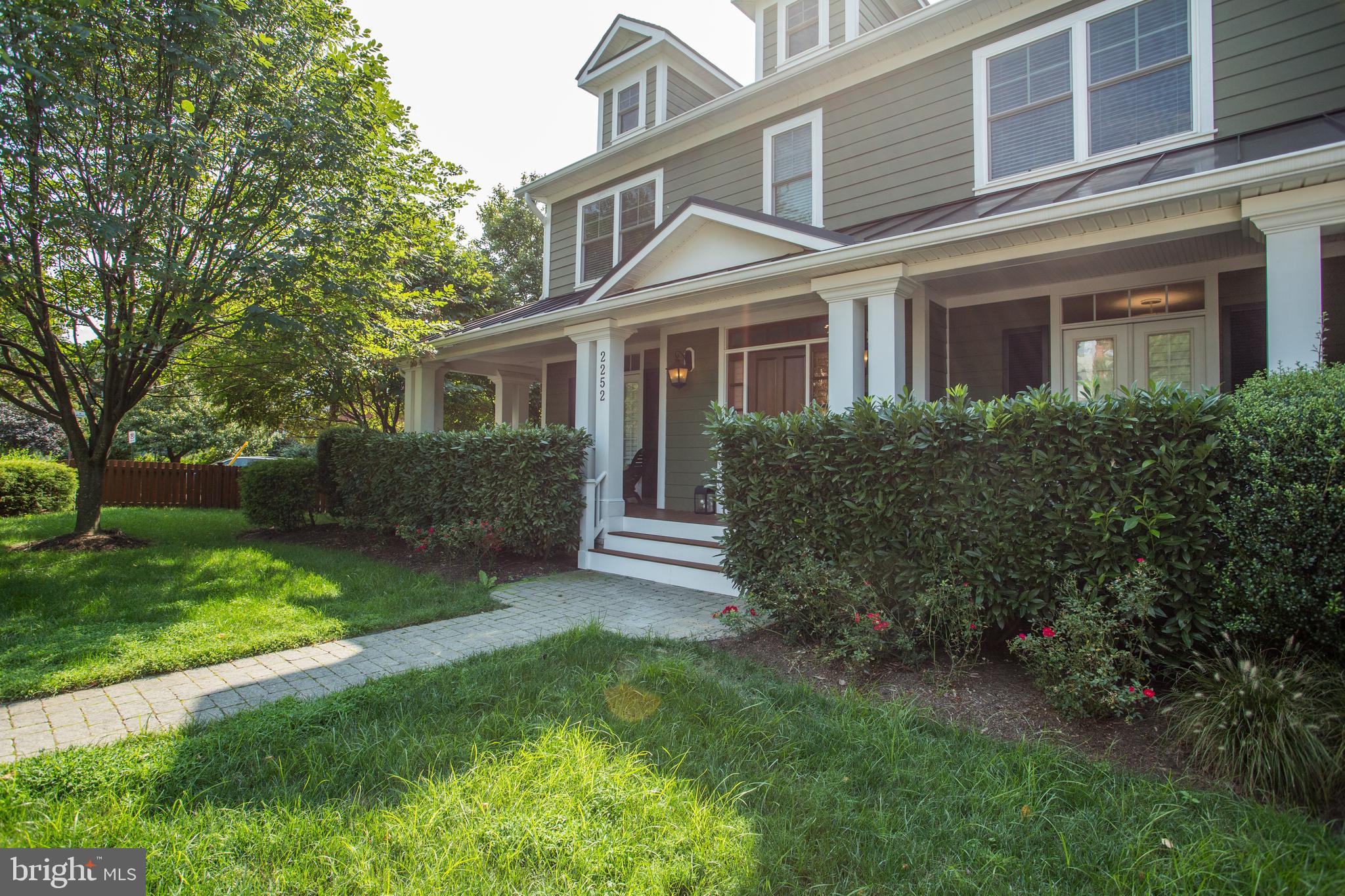 OVER LEE KNOLLS - Residential