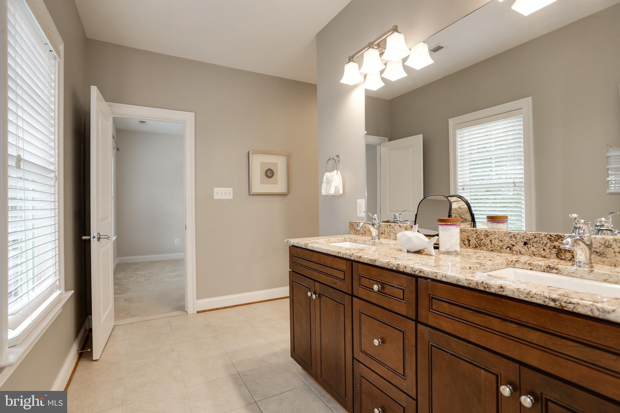 OVER LEE KNOLLS - Residential