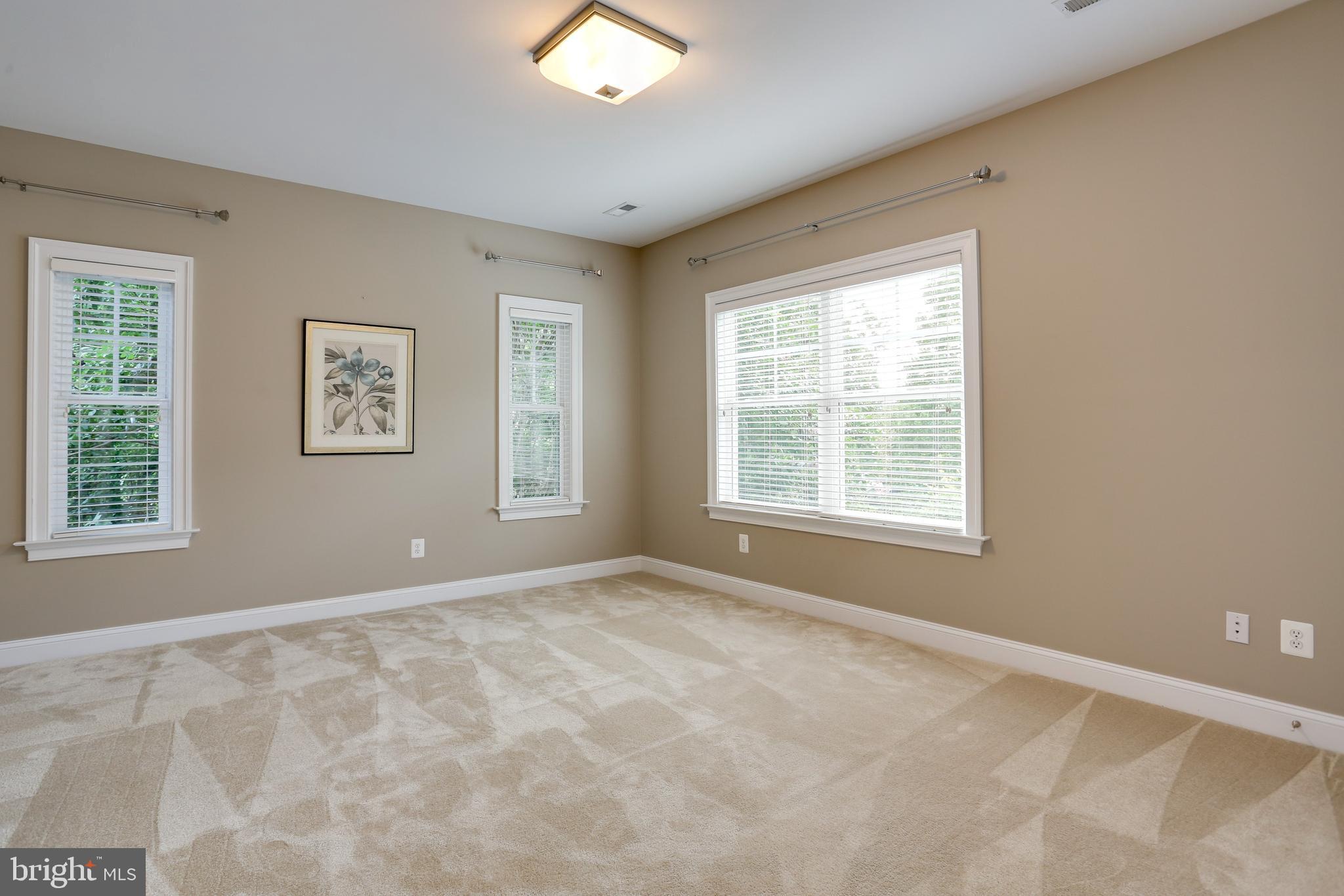 OVER LEE KNOLLS - Residential