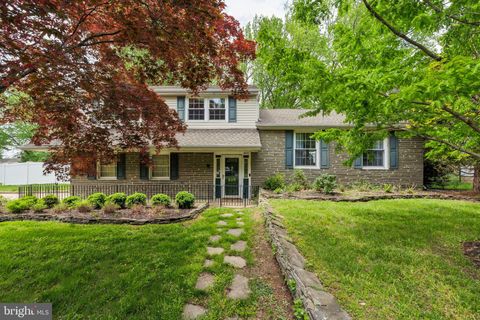 805 MURRAY AVENUE CHERRY HILL NJ 08002