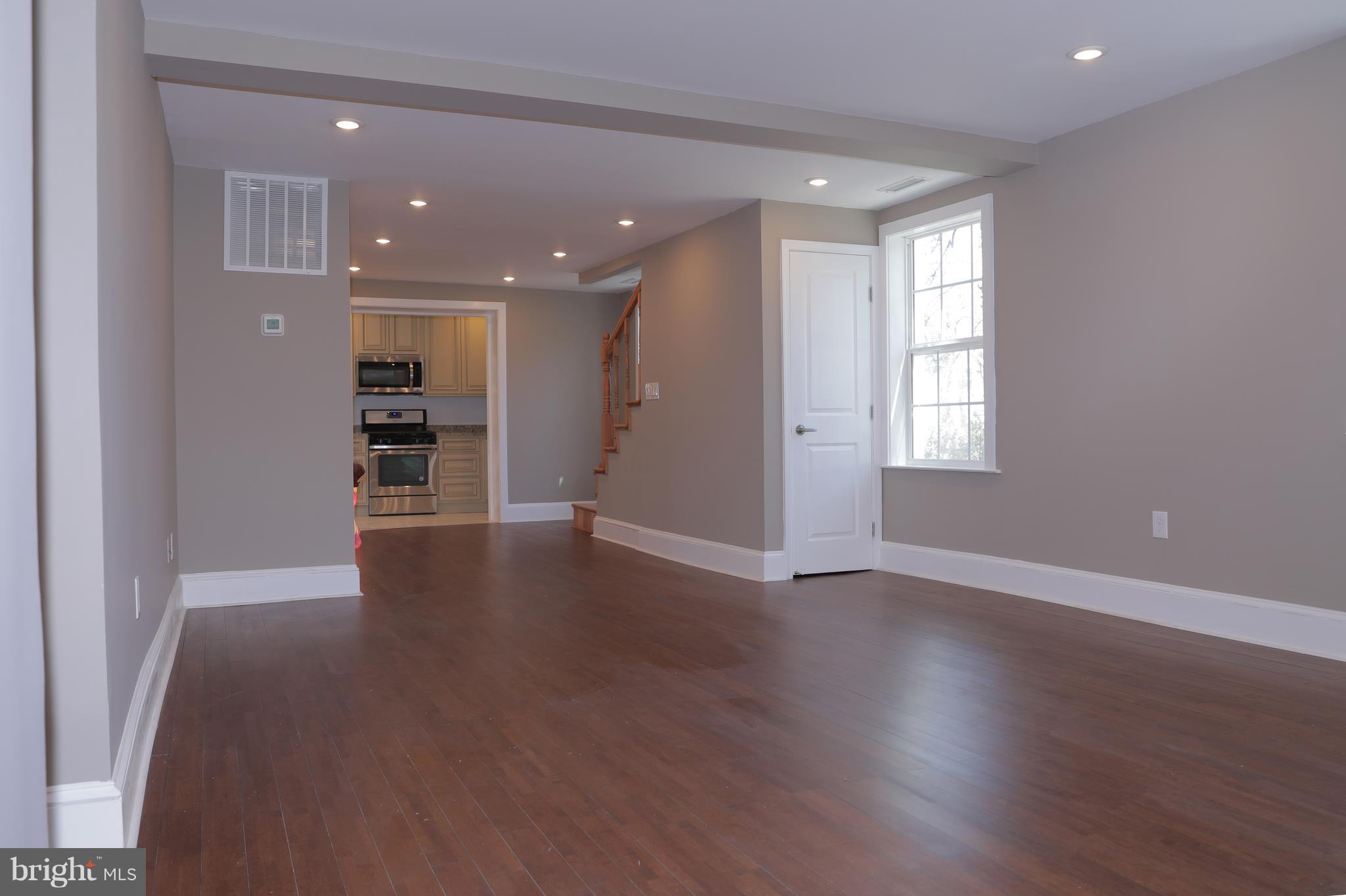 HYATTSVILLE HILLS - Residential