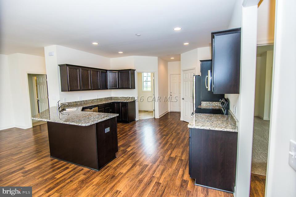 HUNT CLUB SOUTH - Residential