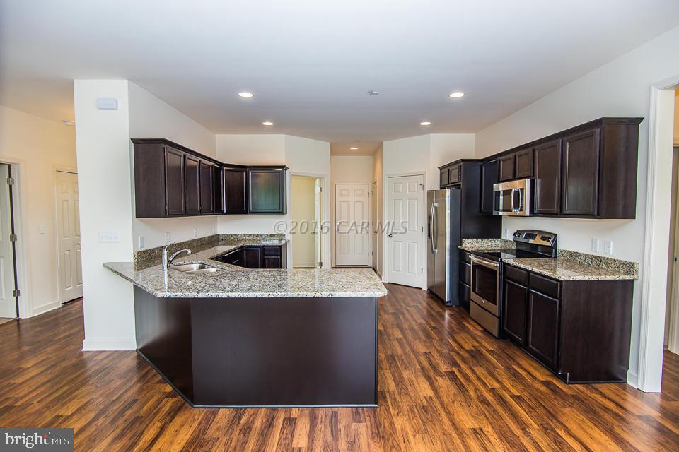 HUNT CLUB SOUTH - Residential