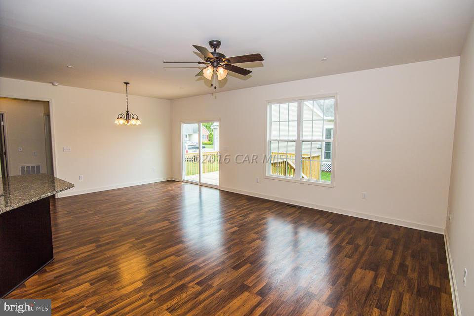 HUNT CLUB SOUTH - Residential