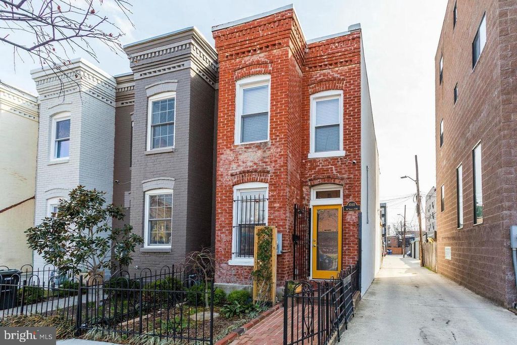Photo of 1010 W NW, WASHINGTON, DC 20001 (MLS # DCDC2259842)