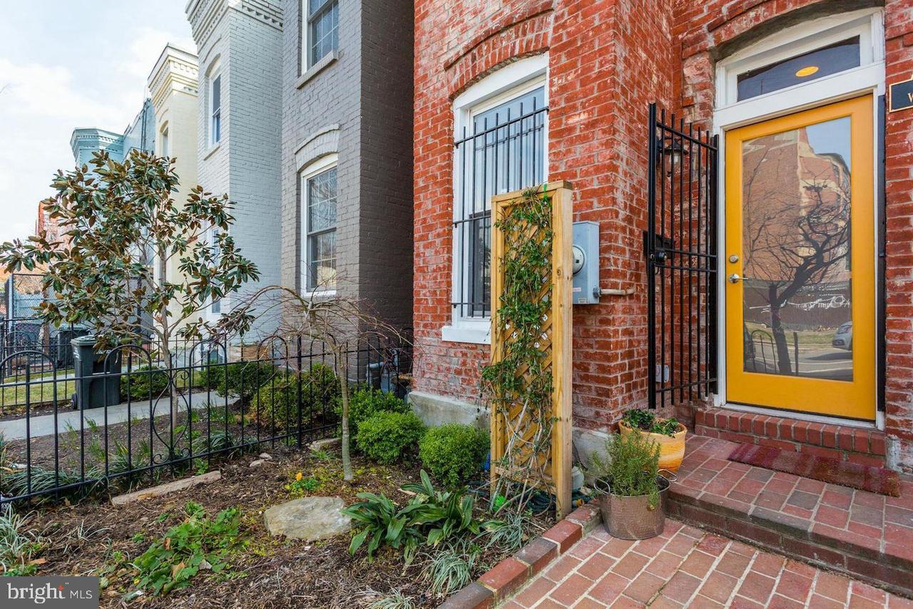1010 W NW