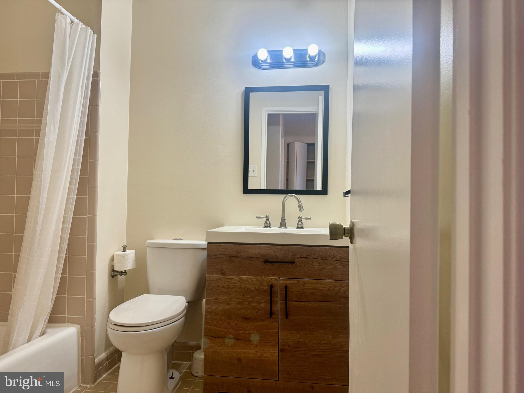 VILLAGE OF WILDE LAKE - Residential