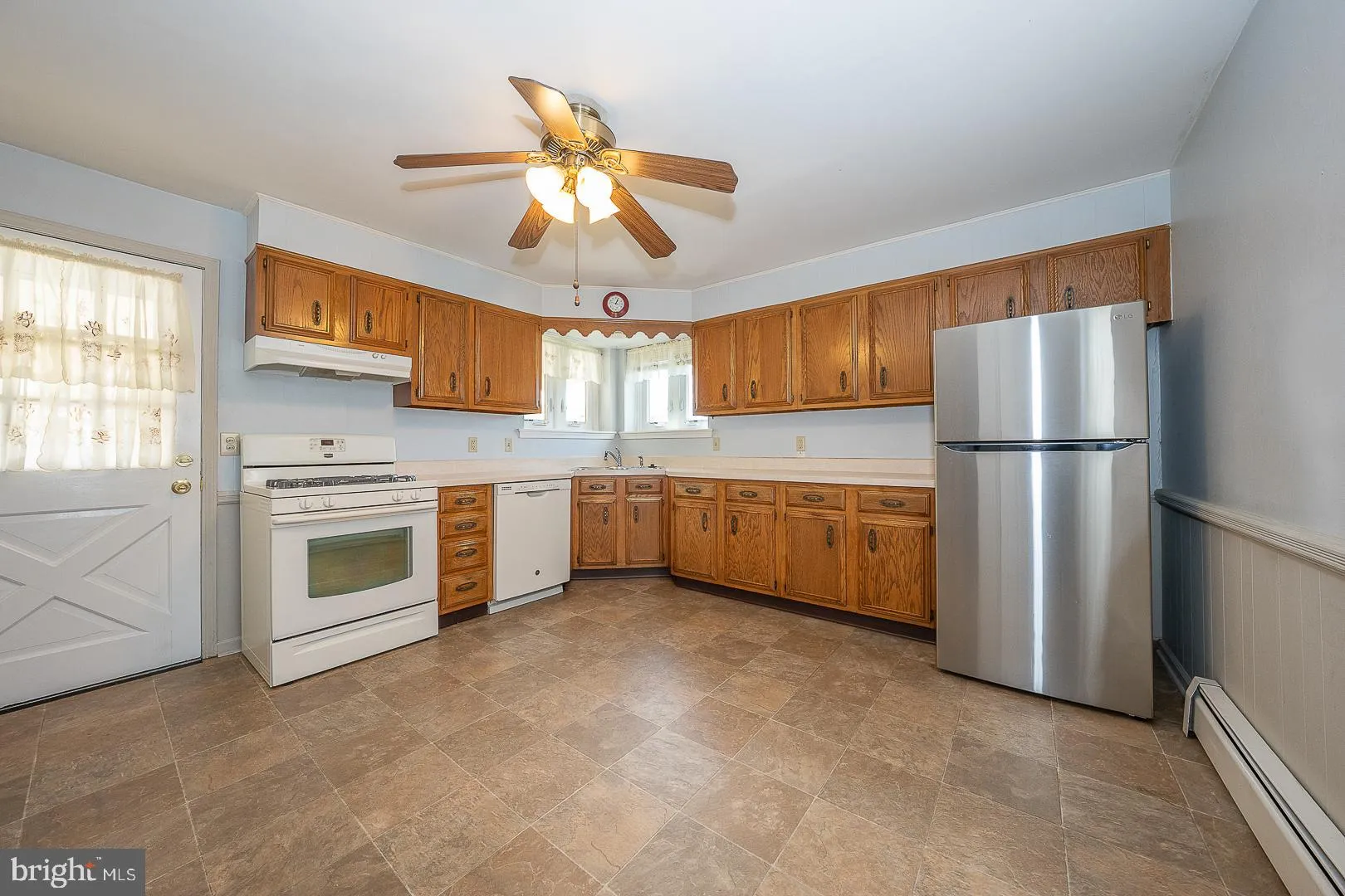 Downingtown, Pennsylvania 19335, United States, 4 Bedrooms Bedrooms, ,2 BathroomsBathrooms,Residential,Active,97498