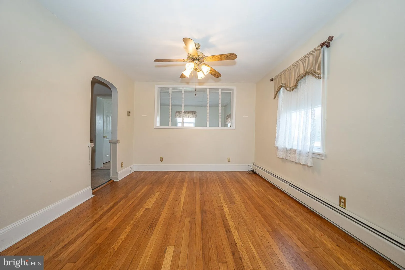 Downingtown, Pennsylvania 19335, United States, 4 Bedrooms Bedrooms, ,2 BathroomsBathrooms,Residential,Active,97498