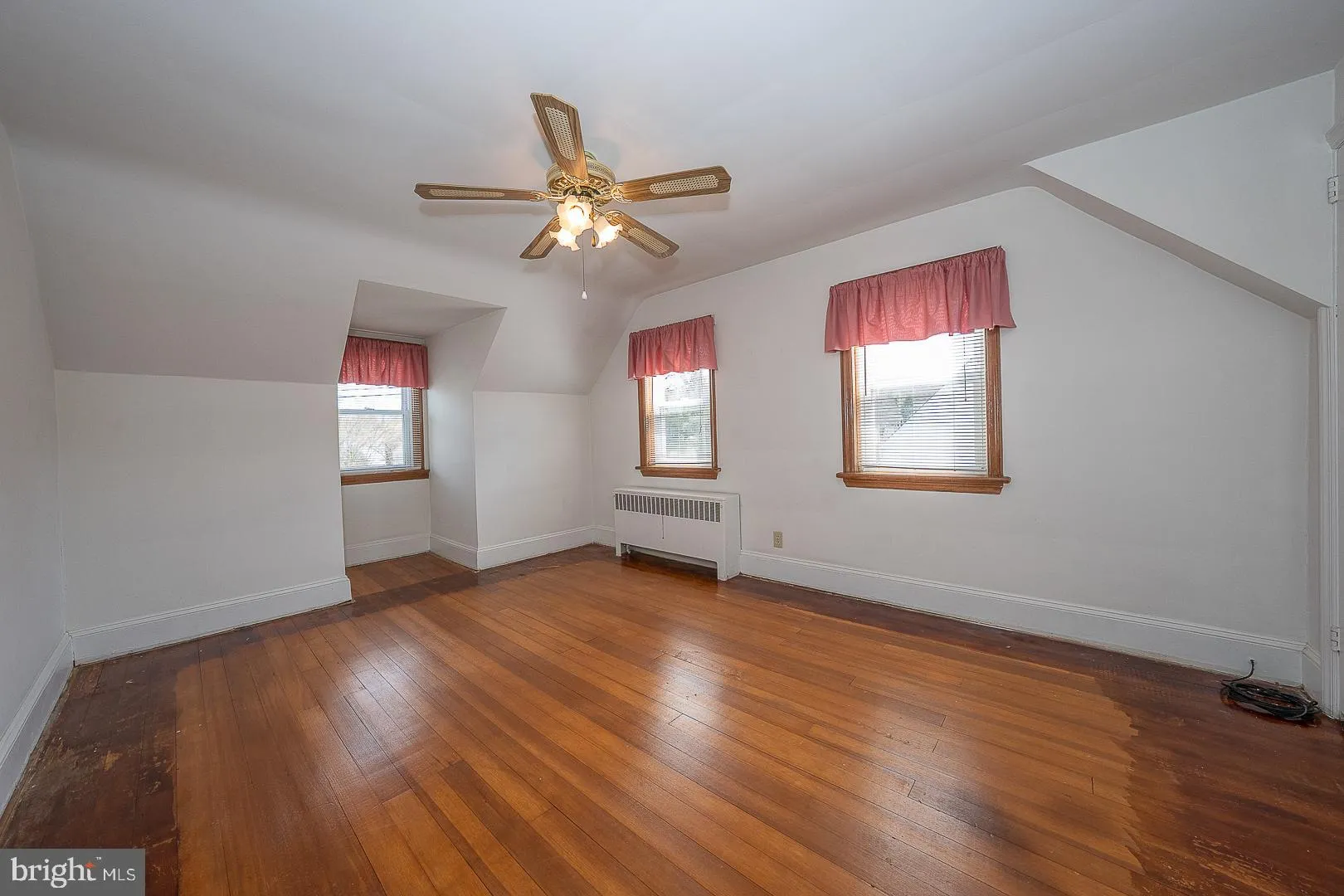 Downingtown, Pennsylvania 19335, United States, 4 Bedrooms Bedrooms, ,2 BathroomsBathrooms,Residential,Active,97498