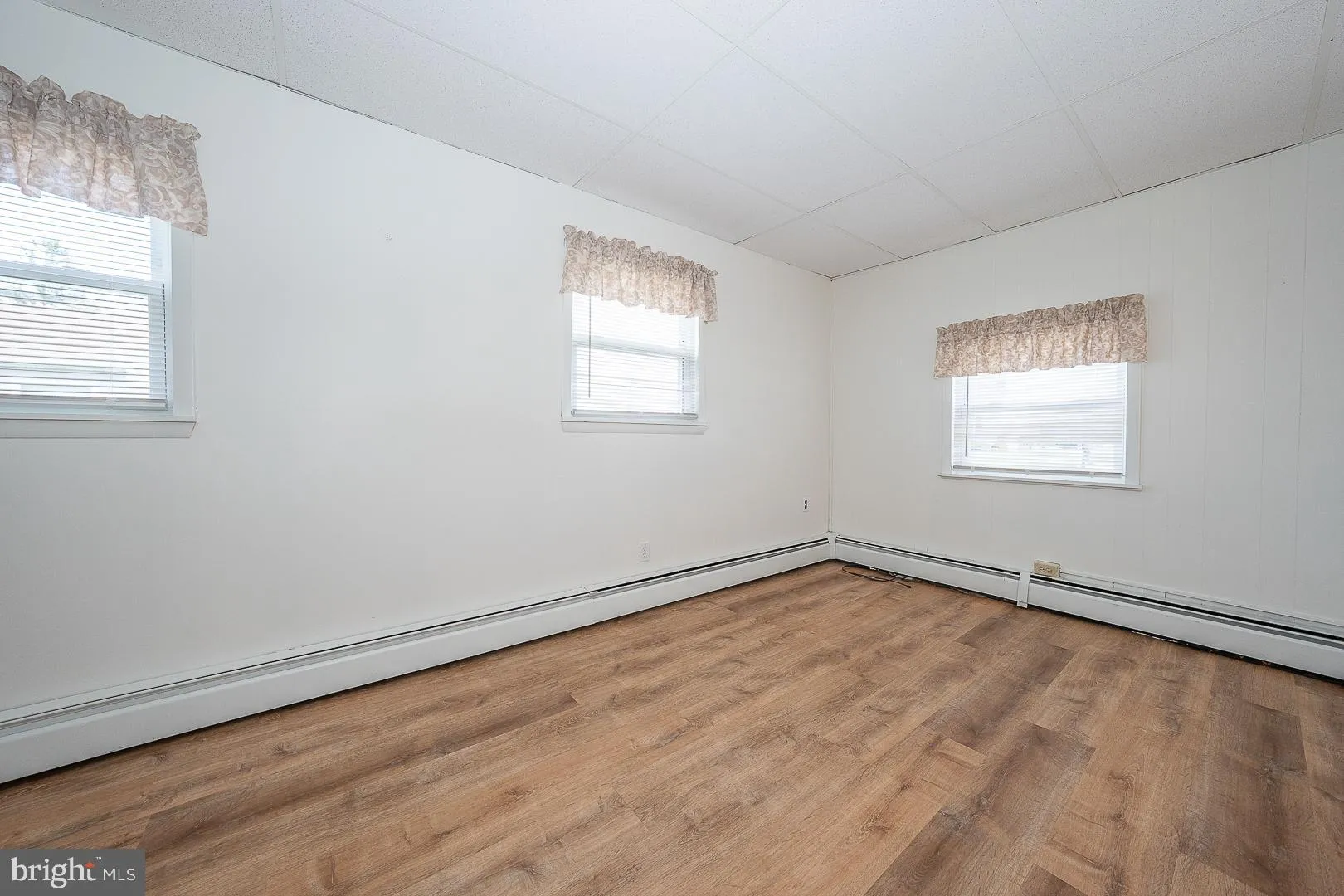 Downingtown, Pennsylvania 19335, United States, 4 Bedrooms Bedrooms, ,2 BathroomsBathrooms,Residential,Active,97498