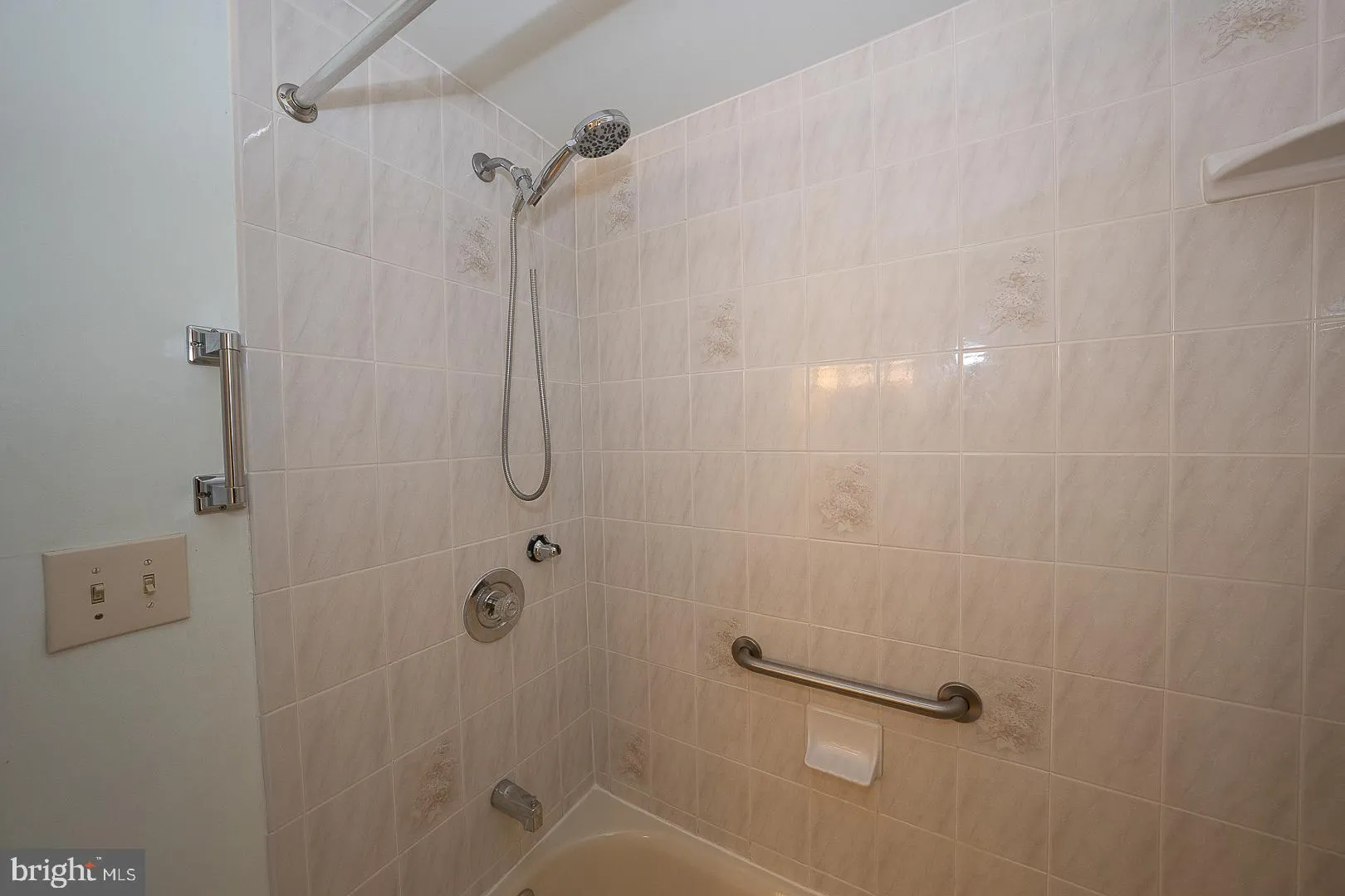 Downingtown, Pennsylvania 19335, United States, 4 Bedrooms Bedrooms, ,2 BathroomsBathrooms,Residential,Active,97498