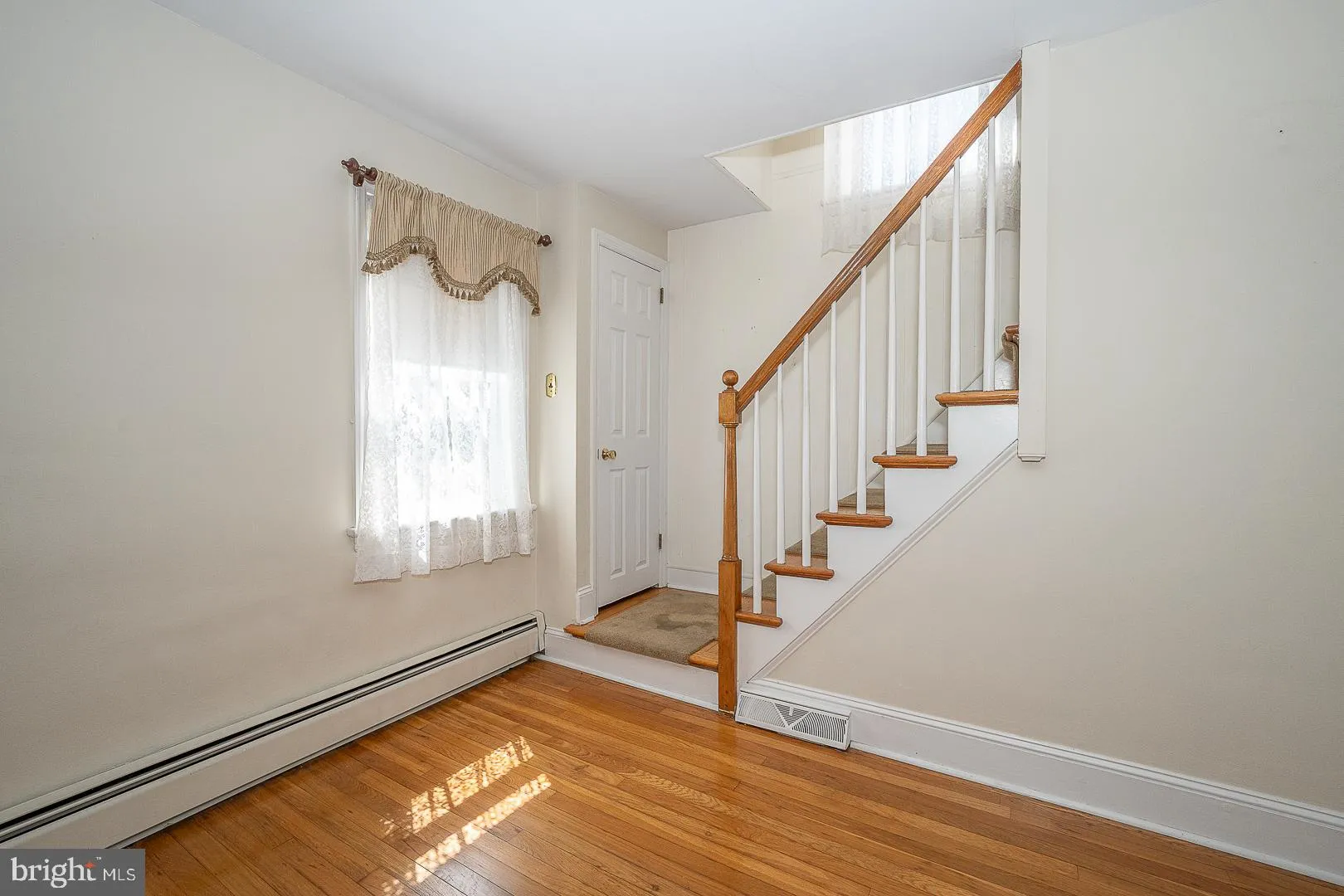 Downingtown, Pennsylvania 19335, United States, 4 Bedrooms Bedrooms, ,2 BathroomsBathrooms,Residential,Active,97498