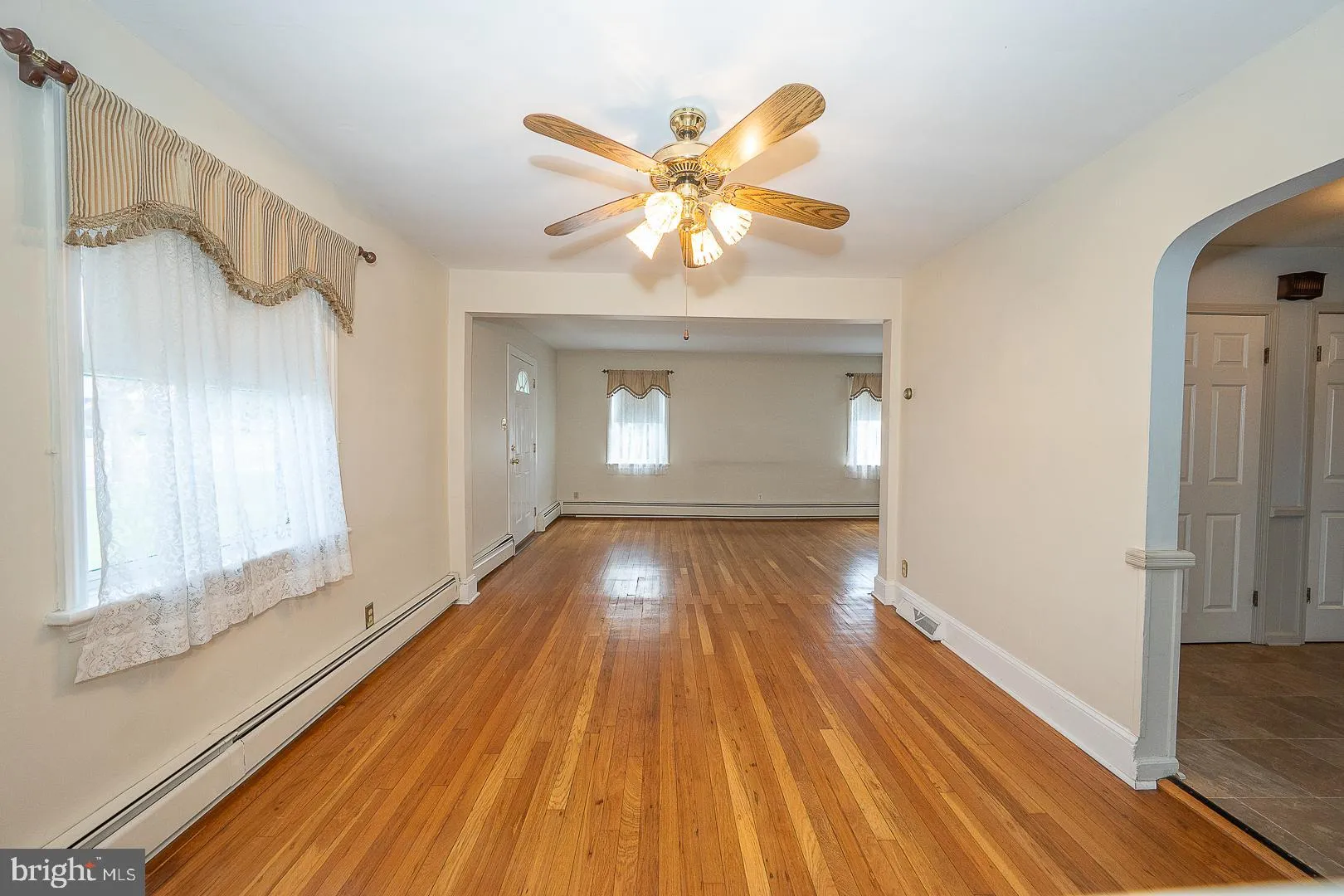 Downingtown, Pennsylvania 19335, United States, 4 Bedrooms Bedrooms, ,2 BathroomsBathrooms,Residential,Active,97498