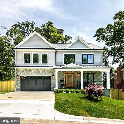 Photo of 2610 BLAINE DR, CHEVY CHASE, MD 20815 (MLS # MDMC2089188)
