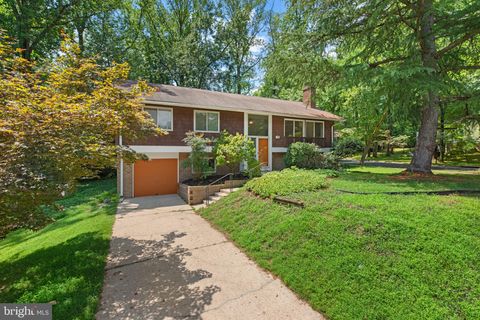 13 FARSTA COURT ROCKVILLE MD 20850