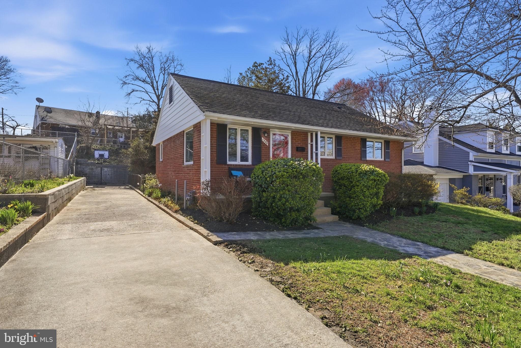 1346 S COLUMBUS STREET