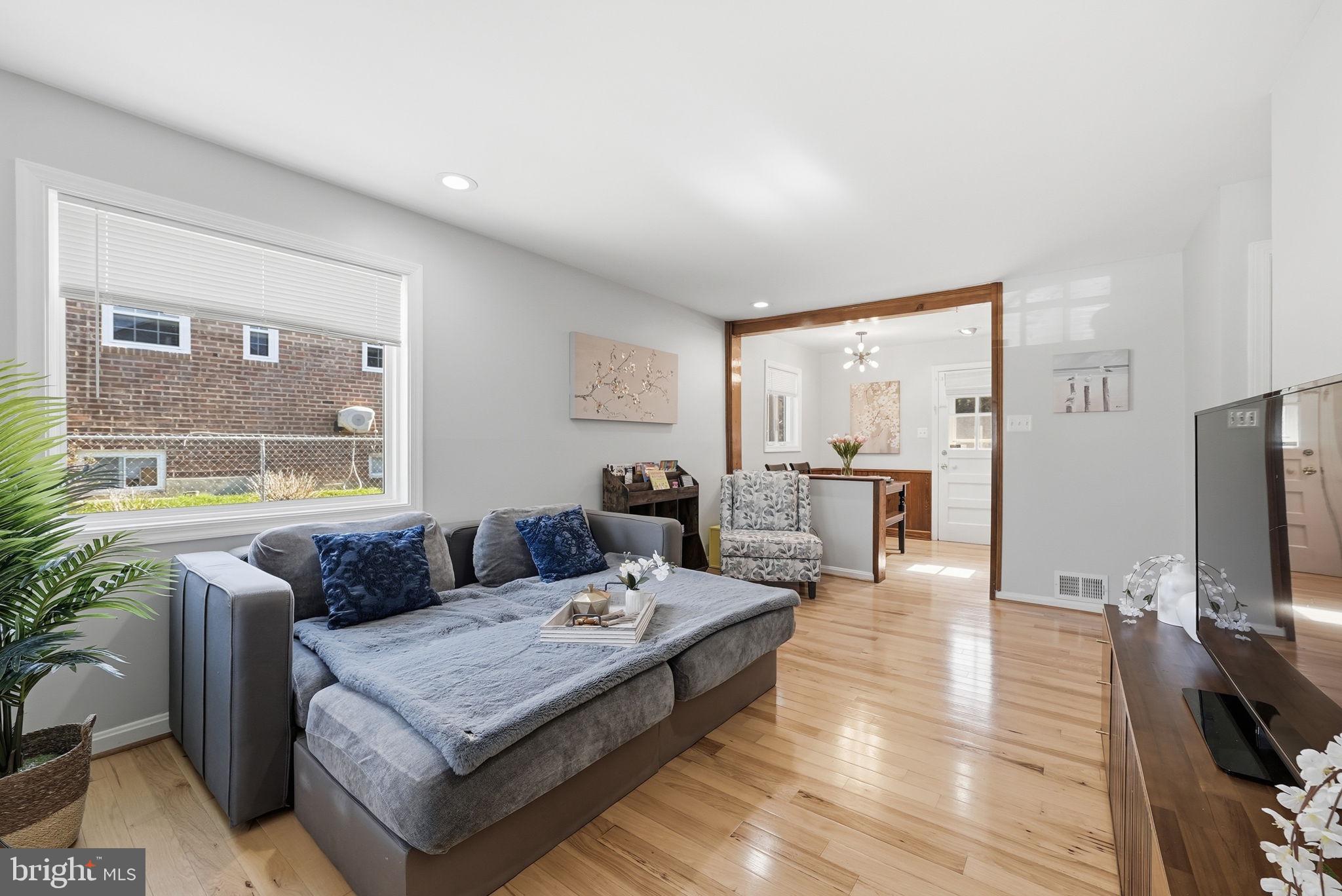 1346 S COLUMBUS STREET