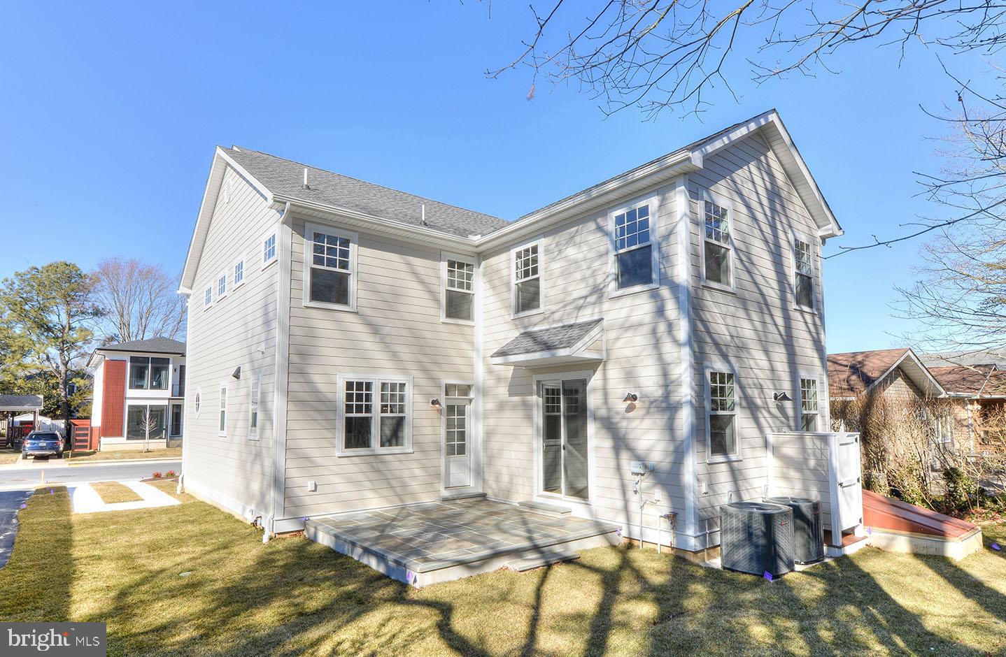 COUNTRY CLUB ESTATES - Residential