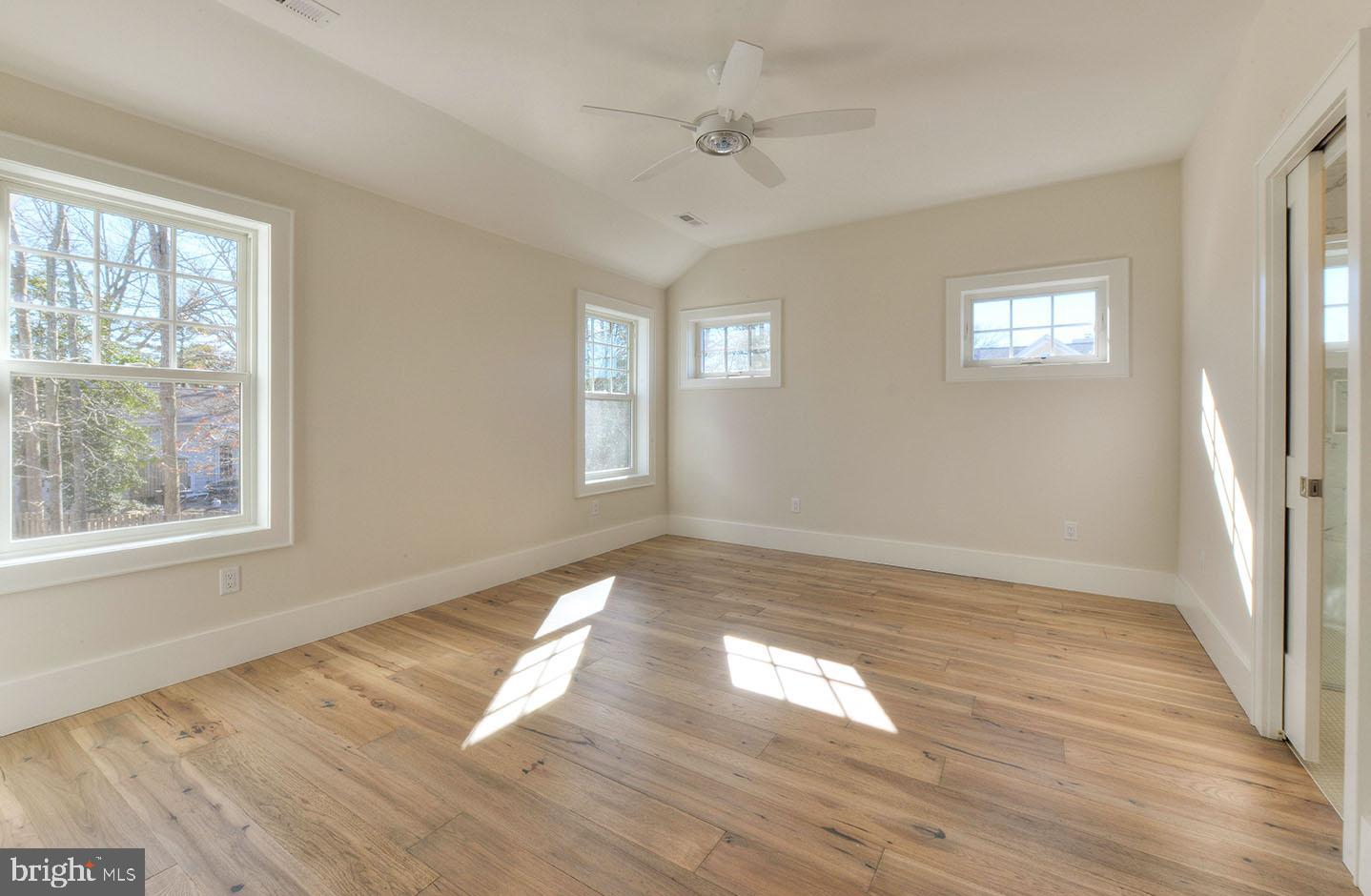 COUNTRY CLUB ESTATES - Residential