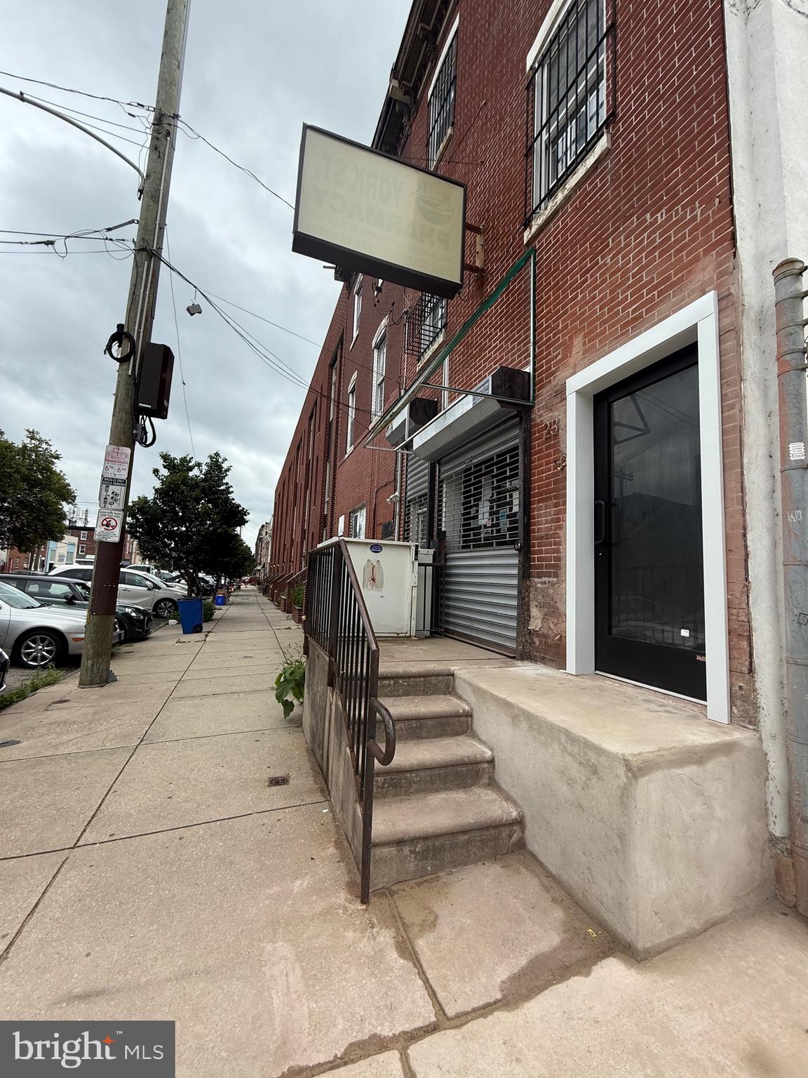 Own a commercial space in the heart of booming Fishtown, Philadelphia! Perfect for entrepreneurs, investors, or creatives — bring your vision and customize it to your liking. High foot traffic, endless potential. Don’t miss out!